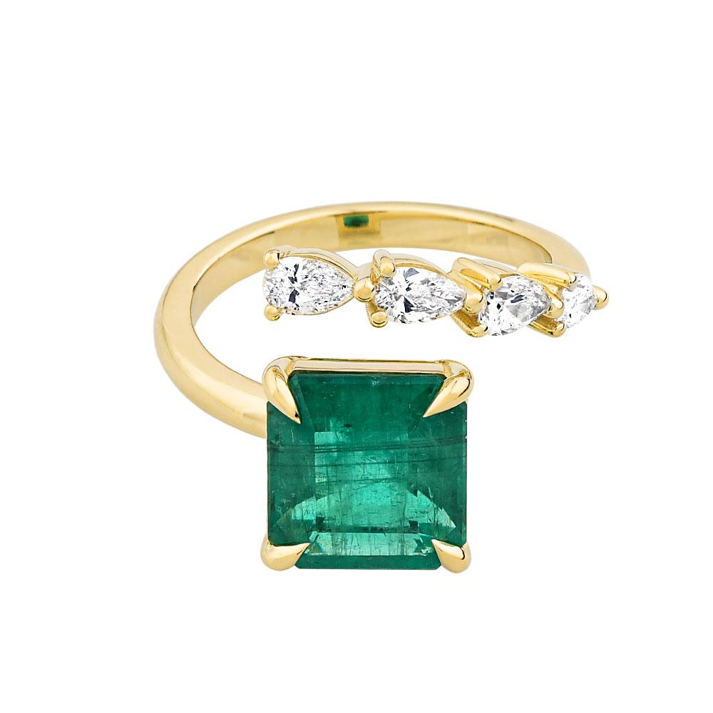 For Sale:  14K Yellow Gold Princess Cut Emerald with Pear Shape Diamond Ring 3