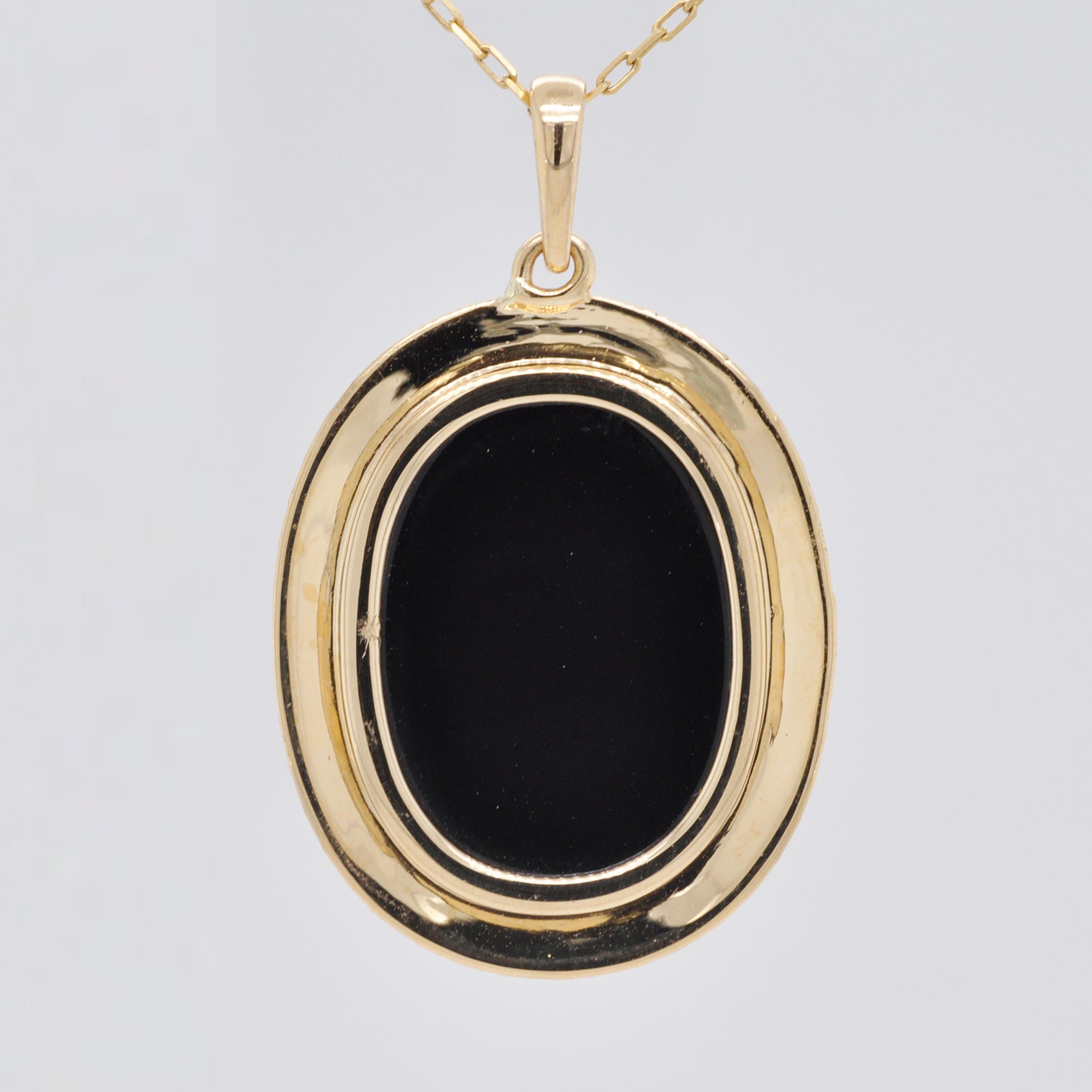 14K Yellow Gold Princess Lady Victorian Agate Cameo Carving Pendant Necklace For Sale 5