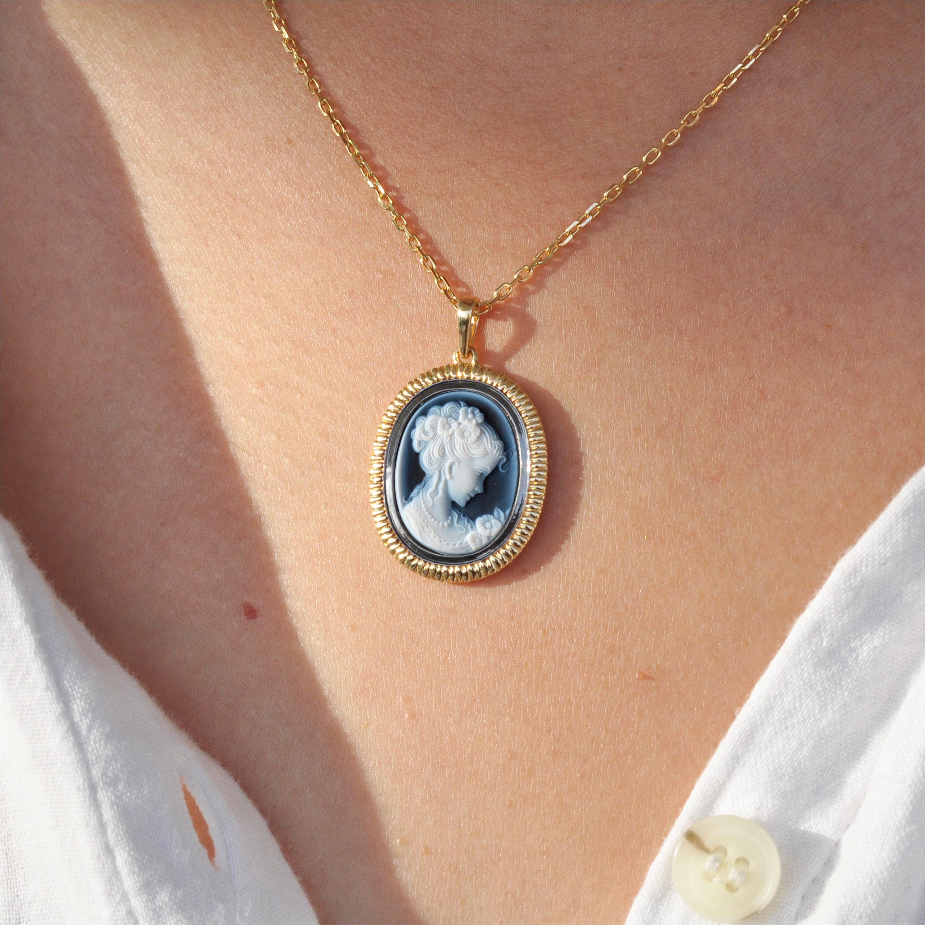 14K Yellow Gold Princess Lady Victorian Agate Cameo Carving Pendant Necklace In New Condition For Sale In Jaipur, Rajasthan