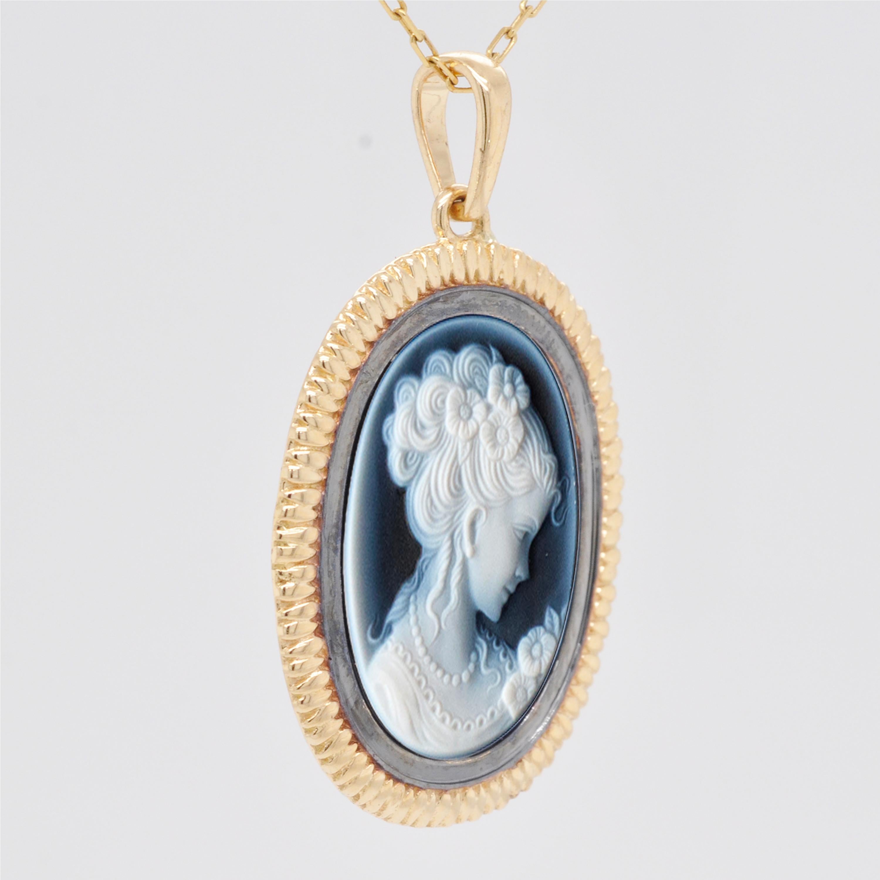 14K Yellow Gold Princess Lady Victorian Agate Cameo Carving Pendant Necklace For Sale 2