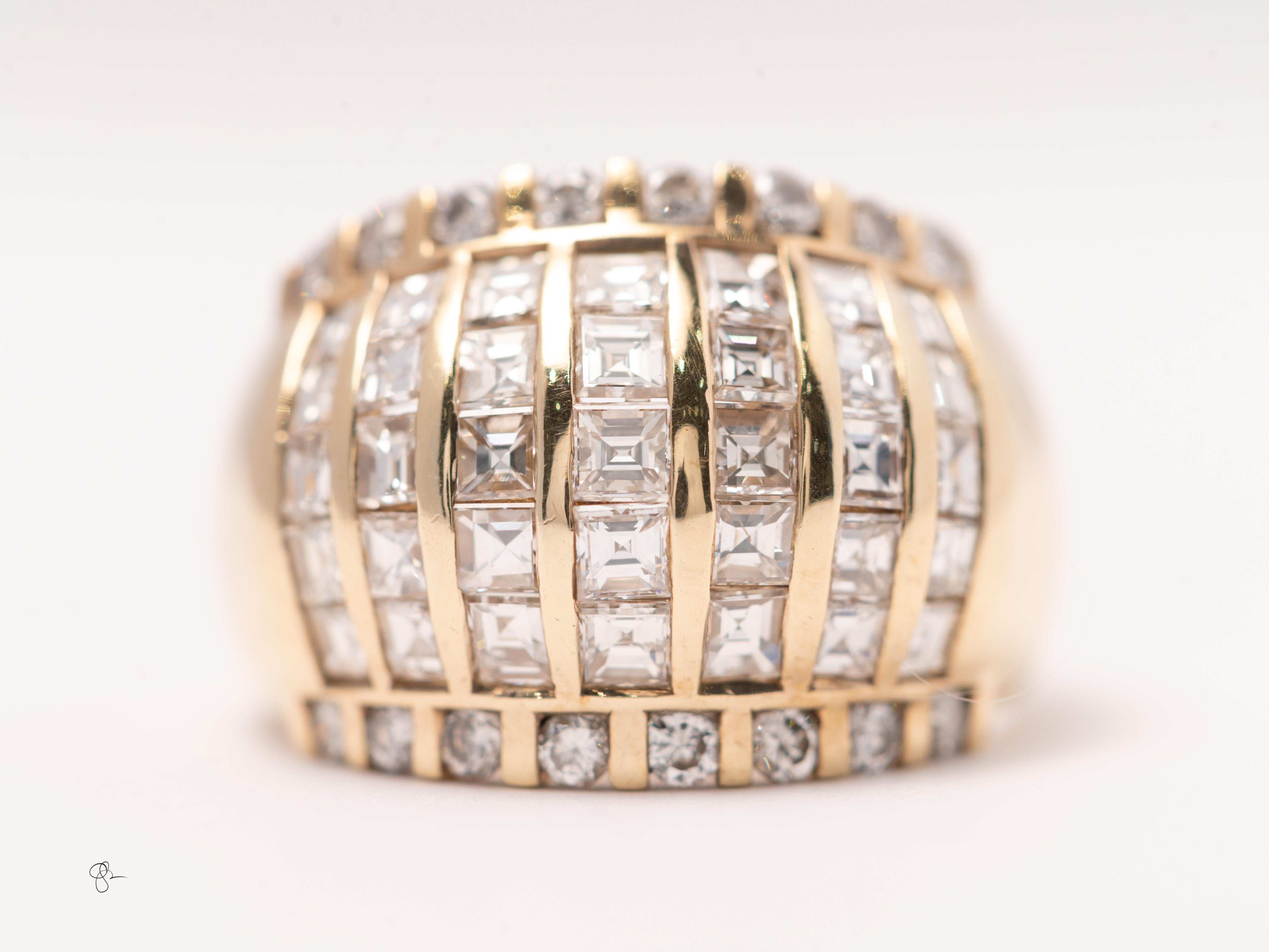 Bague dôme en or jaune 14K à diamants princesses et ronds, environ 2,7cttw Bon état - En vente à Tucson, AZ