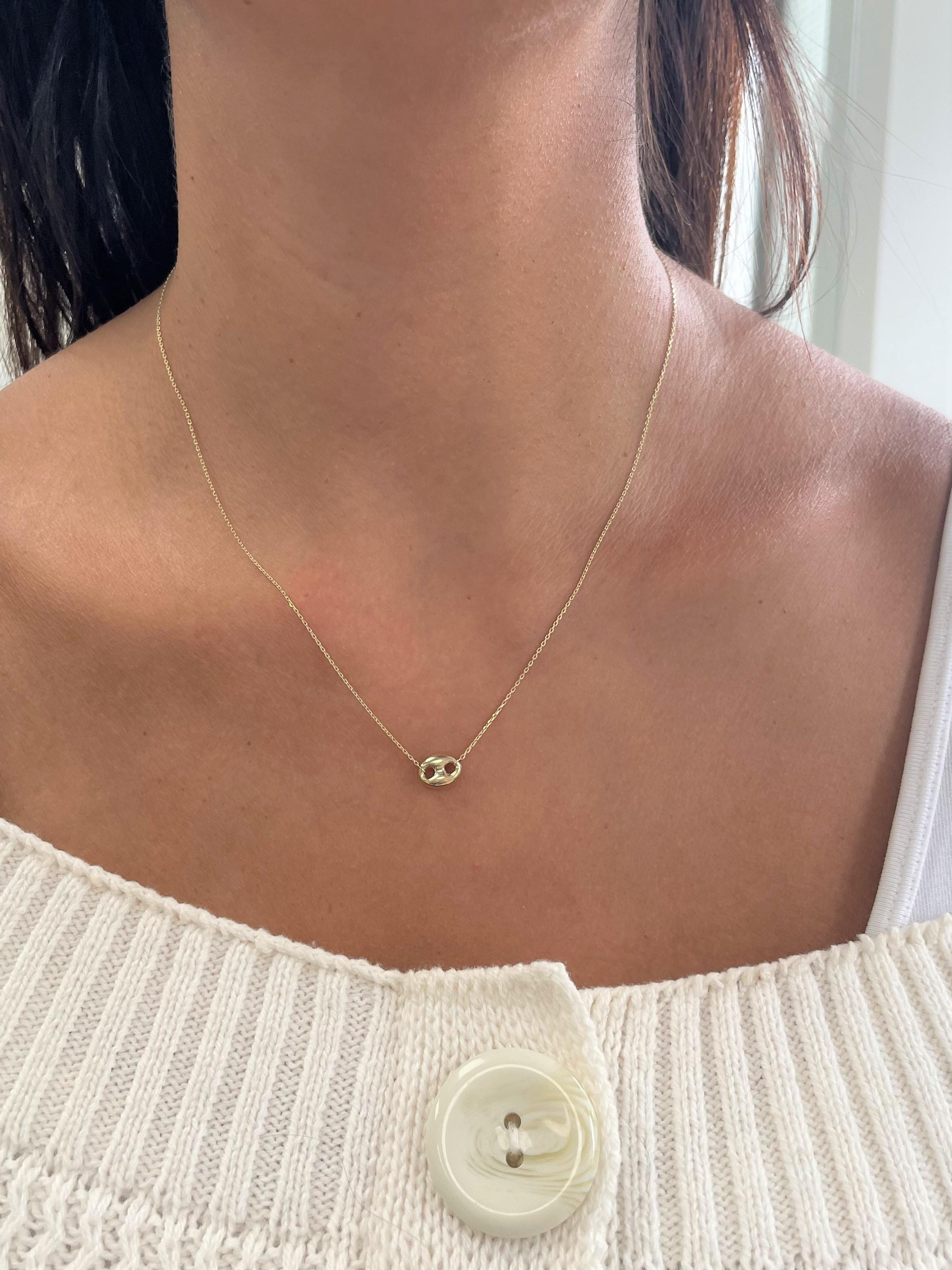 Contemporary 14K Yellow Gold Puff Mariner Necklace for Her For Sale