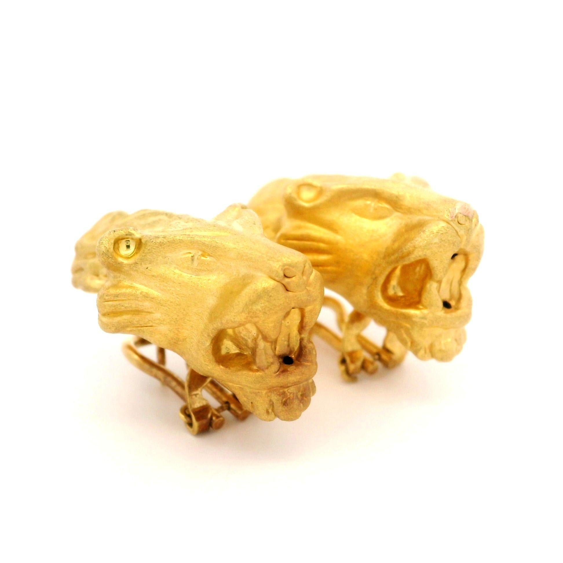 Boucles d'oreilles « Big Cat » en or jaune 14 carats, finition mate texturée et détaillée en vente 8