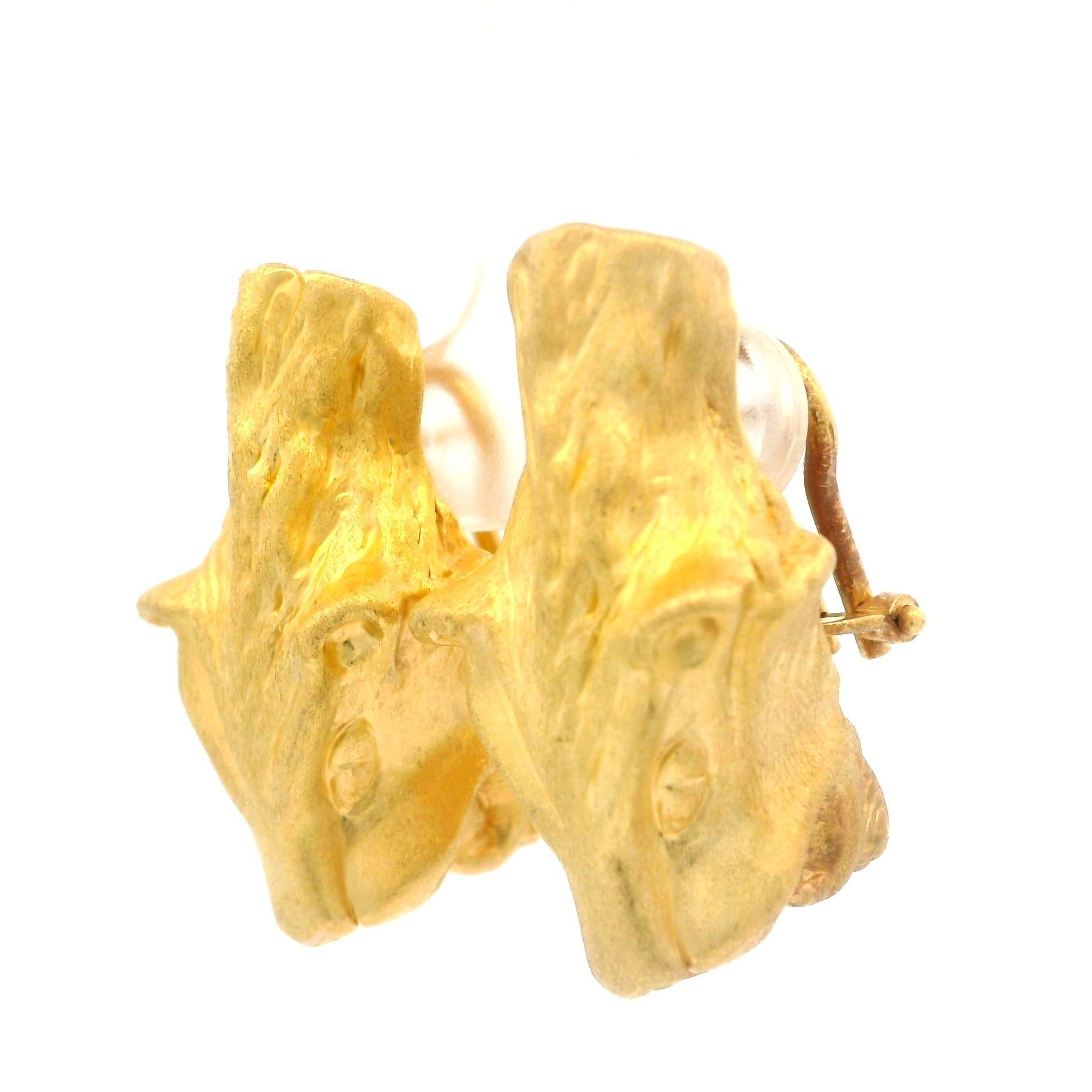 Boucles d'oreilles « Big Cat » en or jaune 14 carats, finition mate texturée et détaillée en vente 5