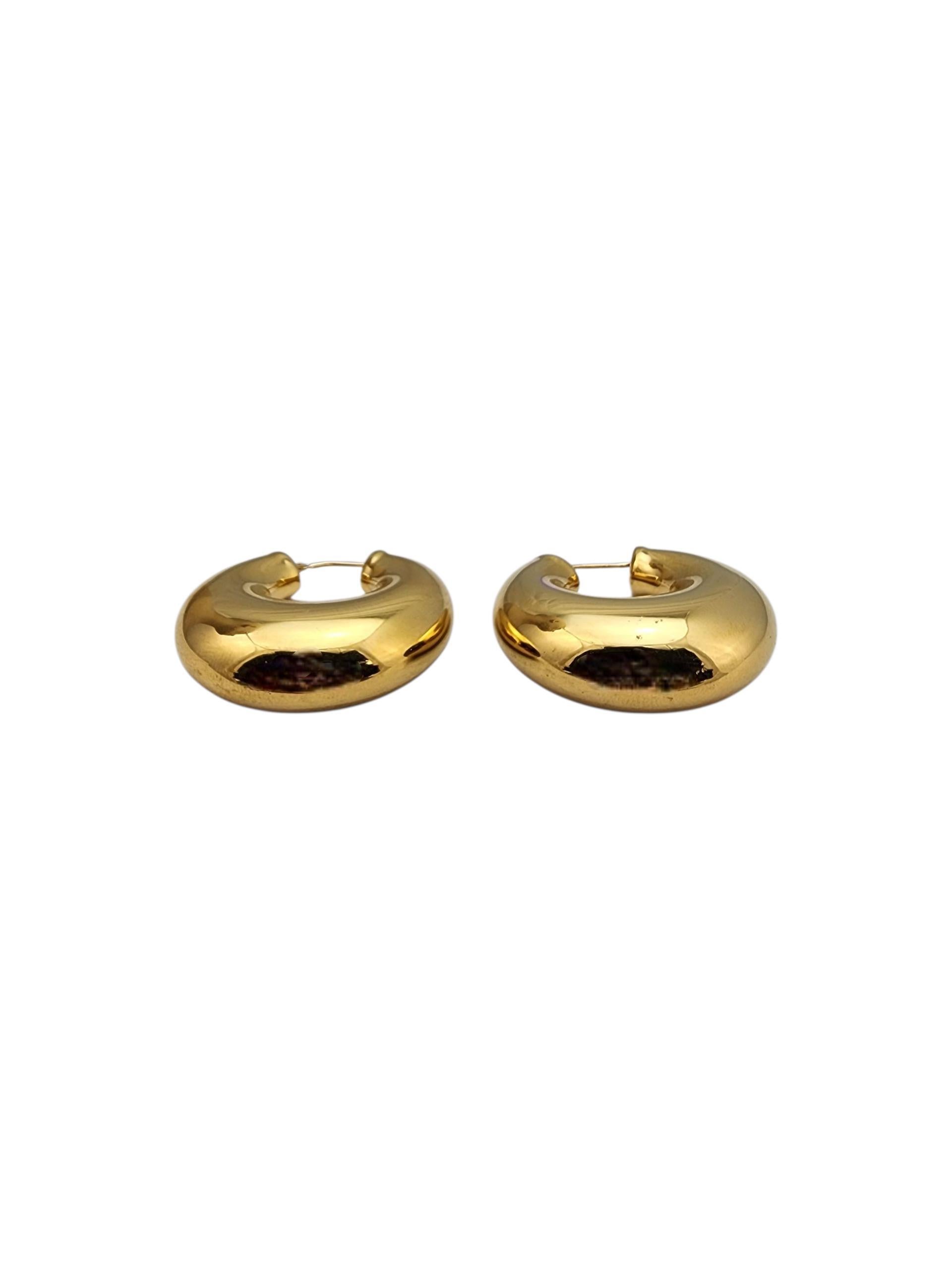 14K Yellow Gold Puffy Hoop Earrings #22716 In Good Condition For Sale In Washington Depot, CT