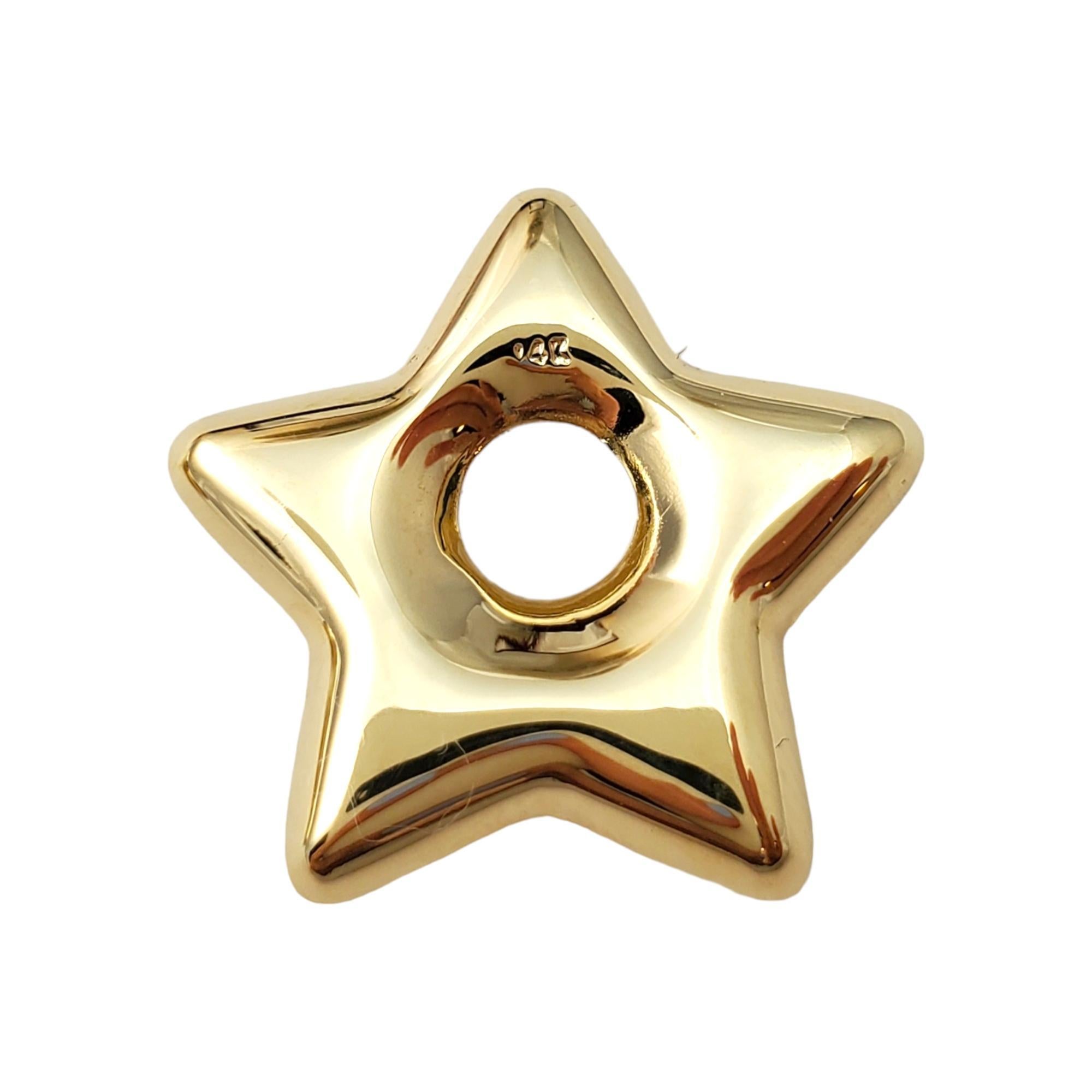 14K Gelbgold Puffy Star Hoop Akzent-Anhänger #16667 im Zustand „Gut“ in Washington Depot, CT