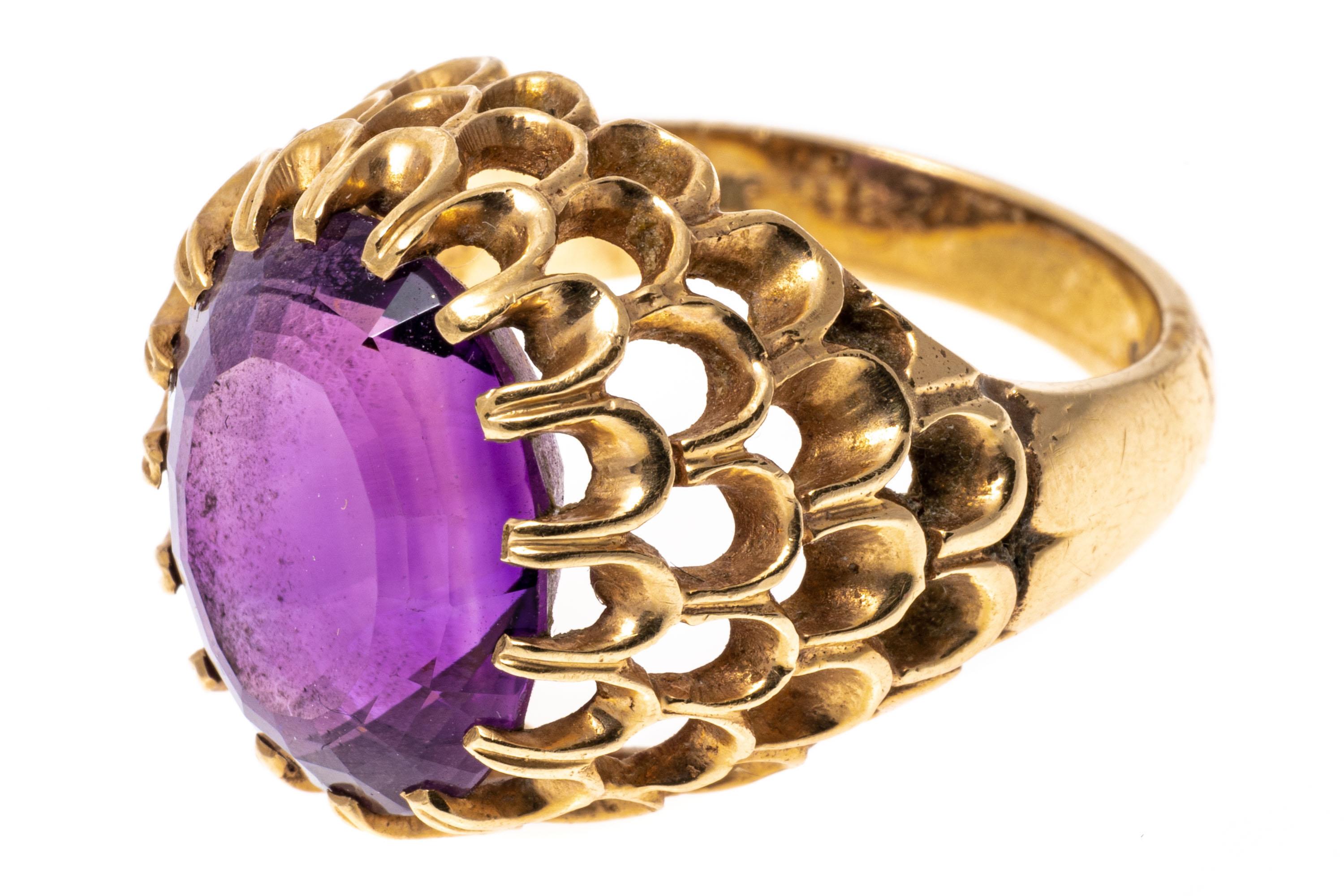 Oval Cut 14k Yellow Gold Purple Amethyst and Concentric Scalloped Motif Ring For Sale