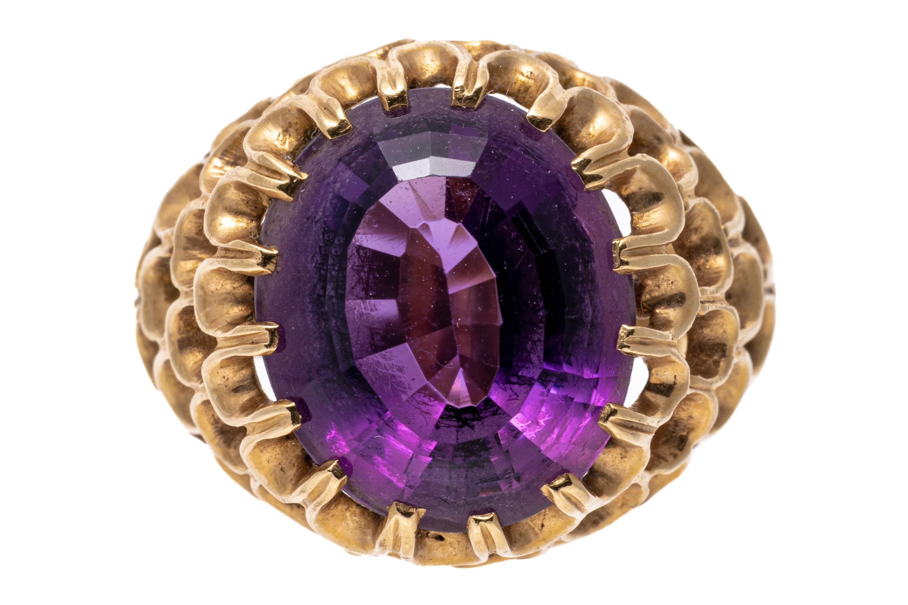 Women's 14k Yellow Gold Purple Amethyst and Concentric Scalloped Motif Ring For Sale