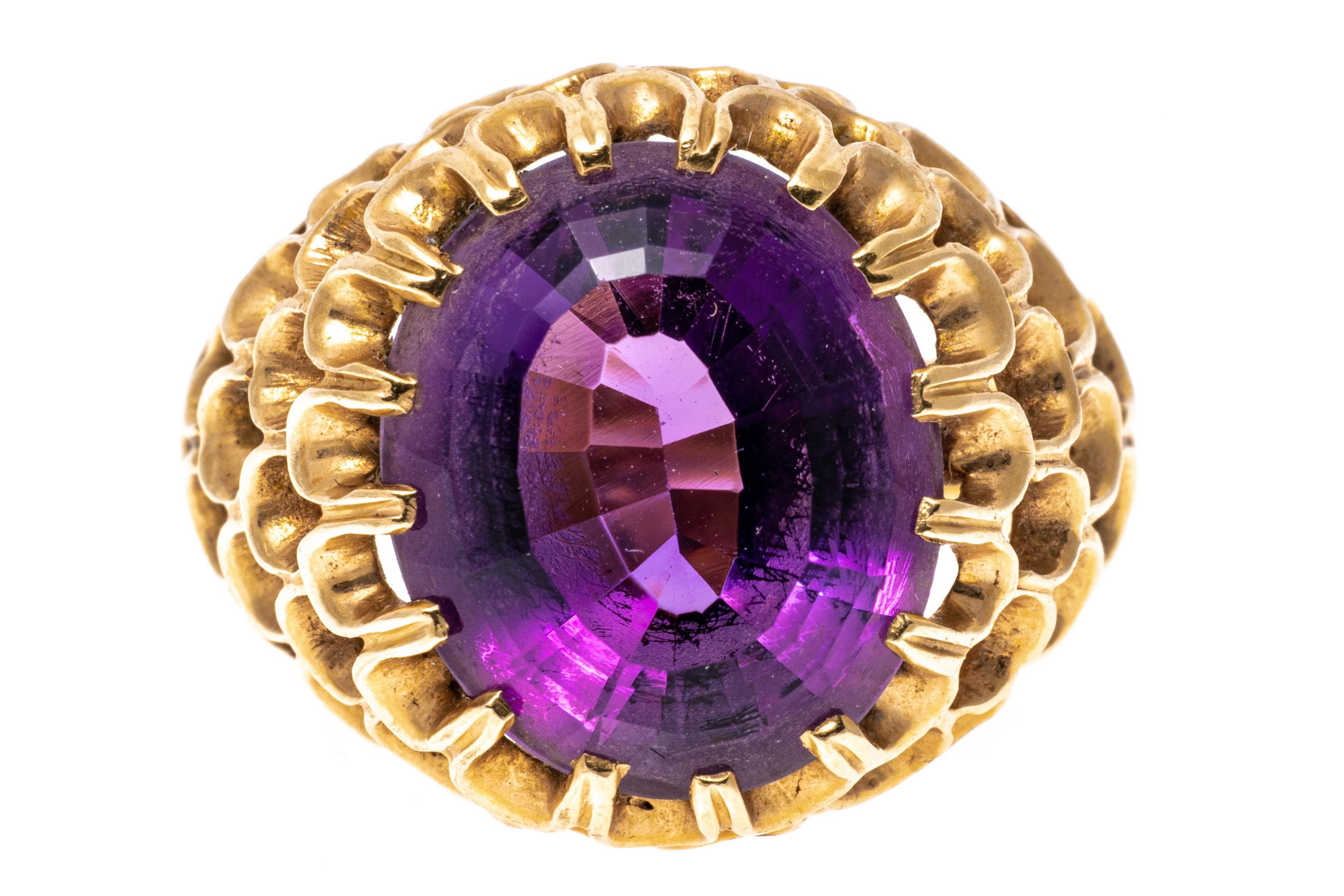 14k Yellow Gold Purple Amethyst and Concentric Scalloped Motif Ring For Sale 2