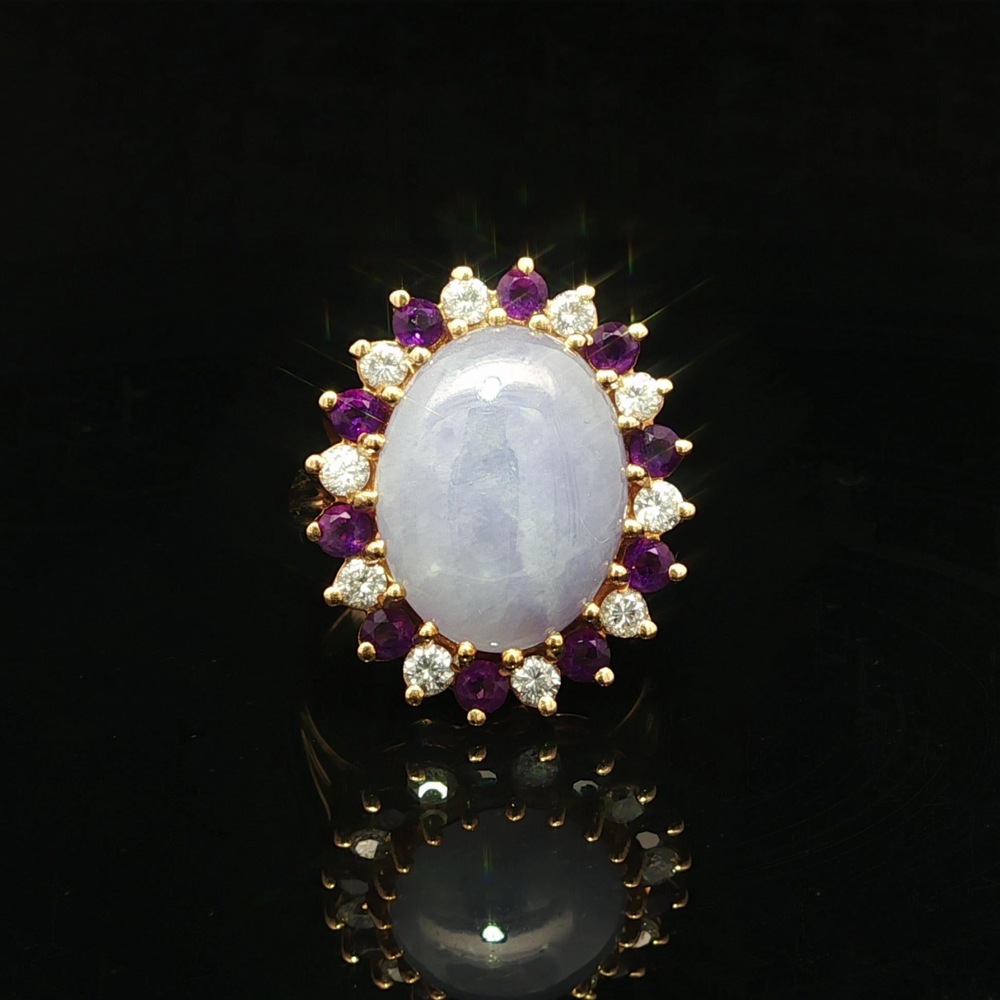 Bague en or jaune 14k Jade violet lavande Améthyste alternée et diamant Halo en vente 6