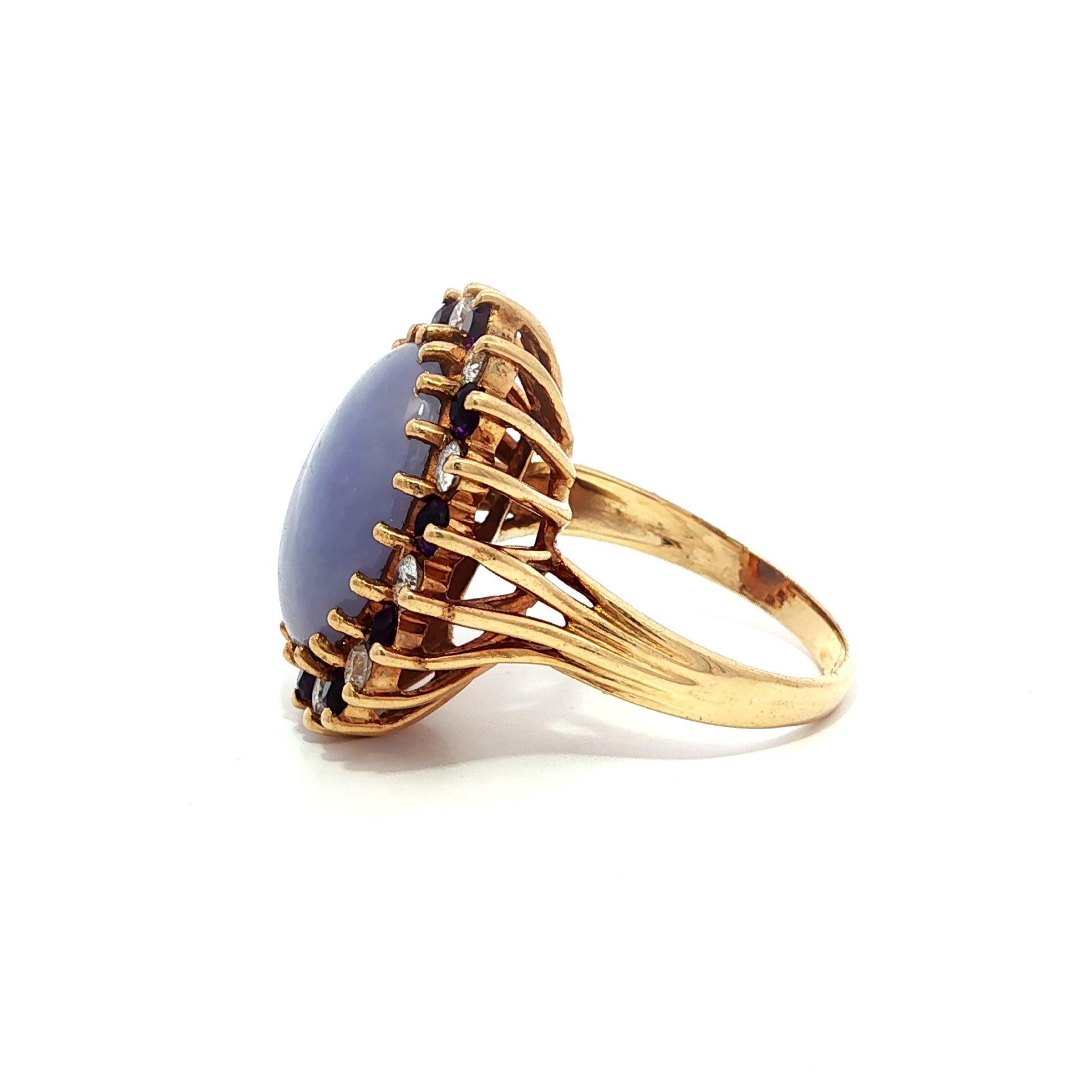 Bague en or jaune 14k Jade violet lavande Améthyste alternée et diamant Halo en vente 2
