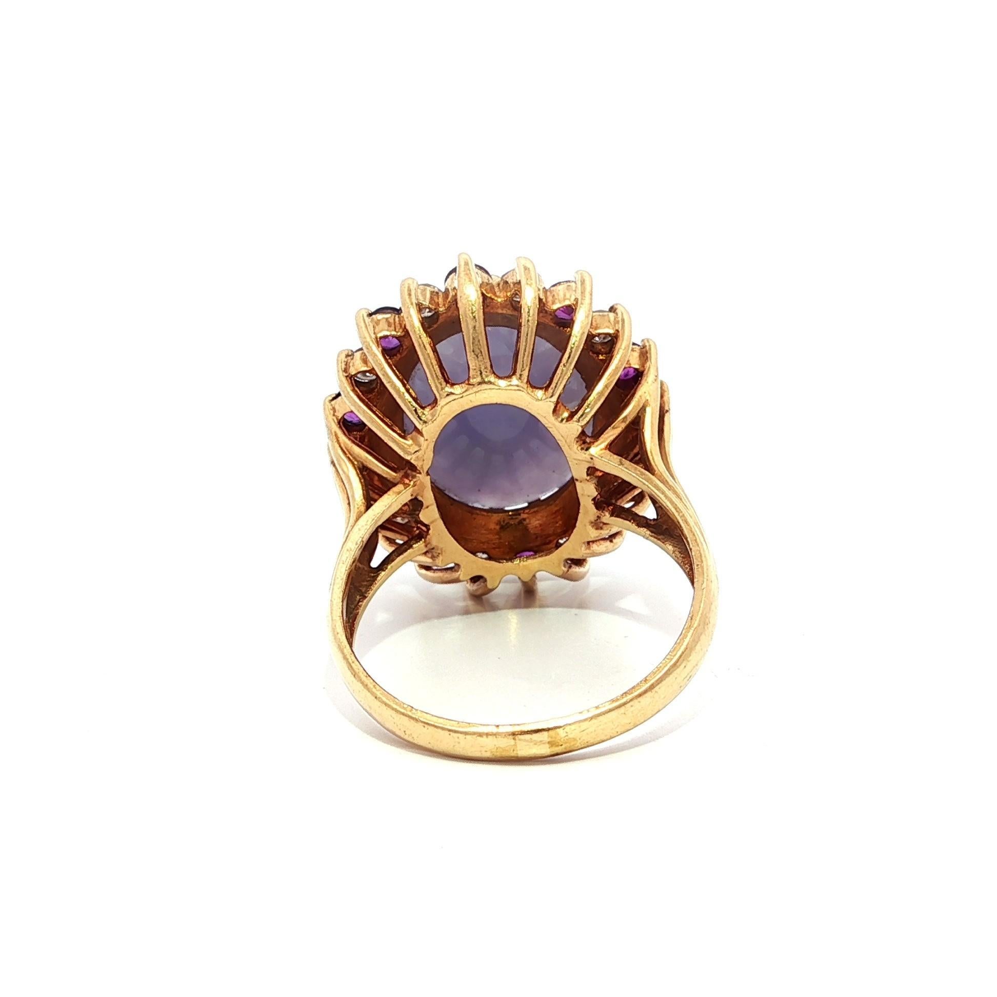 Bague en or jaune 14k Jade violet lavande Améthyste alternée et diamant Halo en vente 3