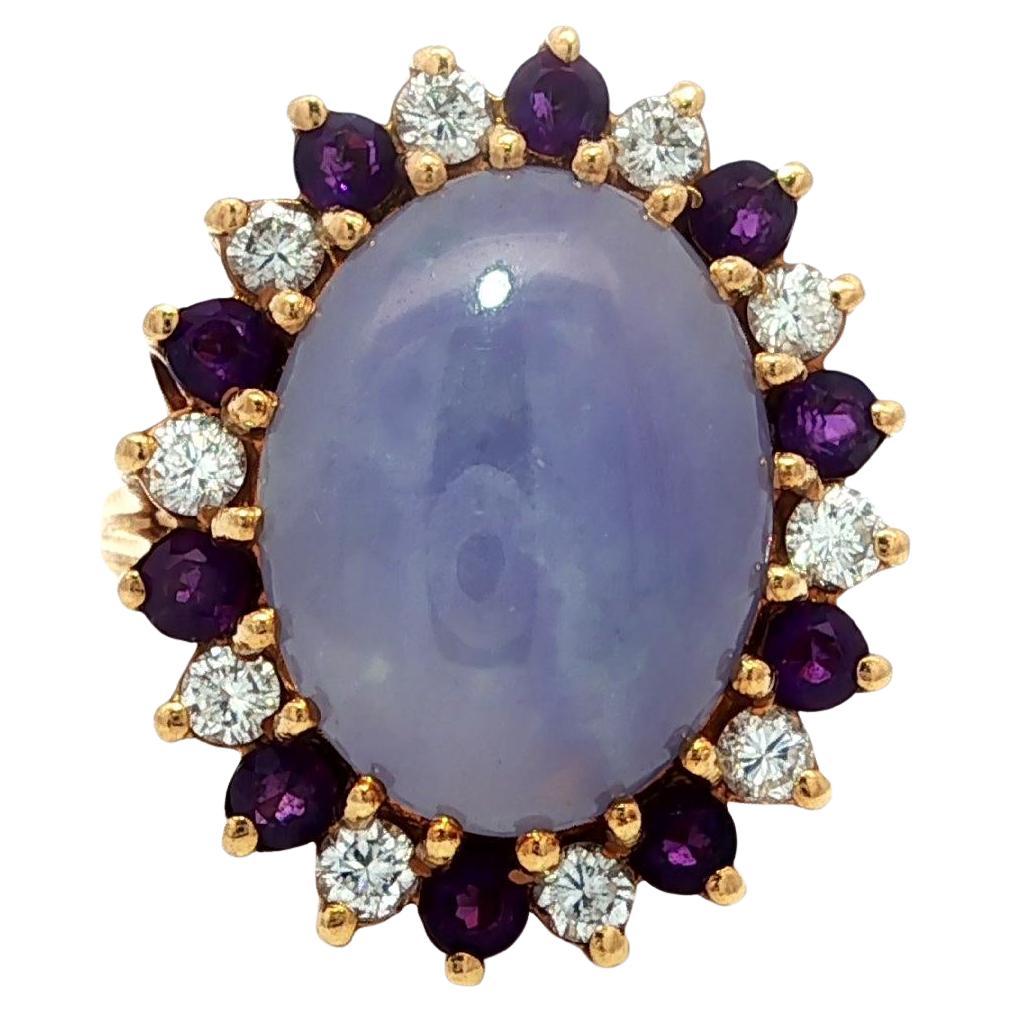 Bague en or jaune 14k Jade violet lavande Améthyste alternée et diamant Halo en vente
