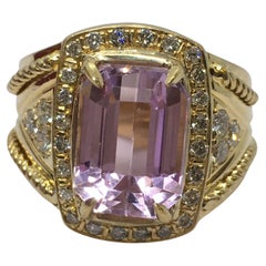 14k Gelbgold Strahlenschliff 5 Karat natürlicher Kunzit .5 Karat Diamantring