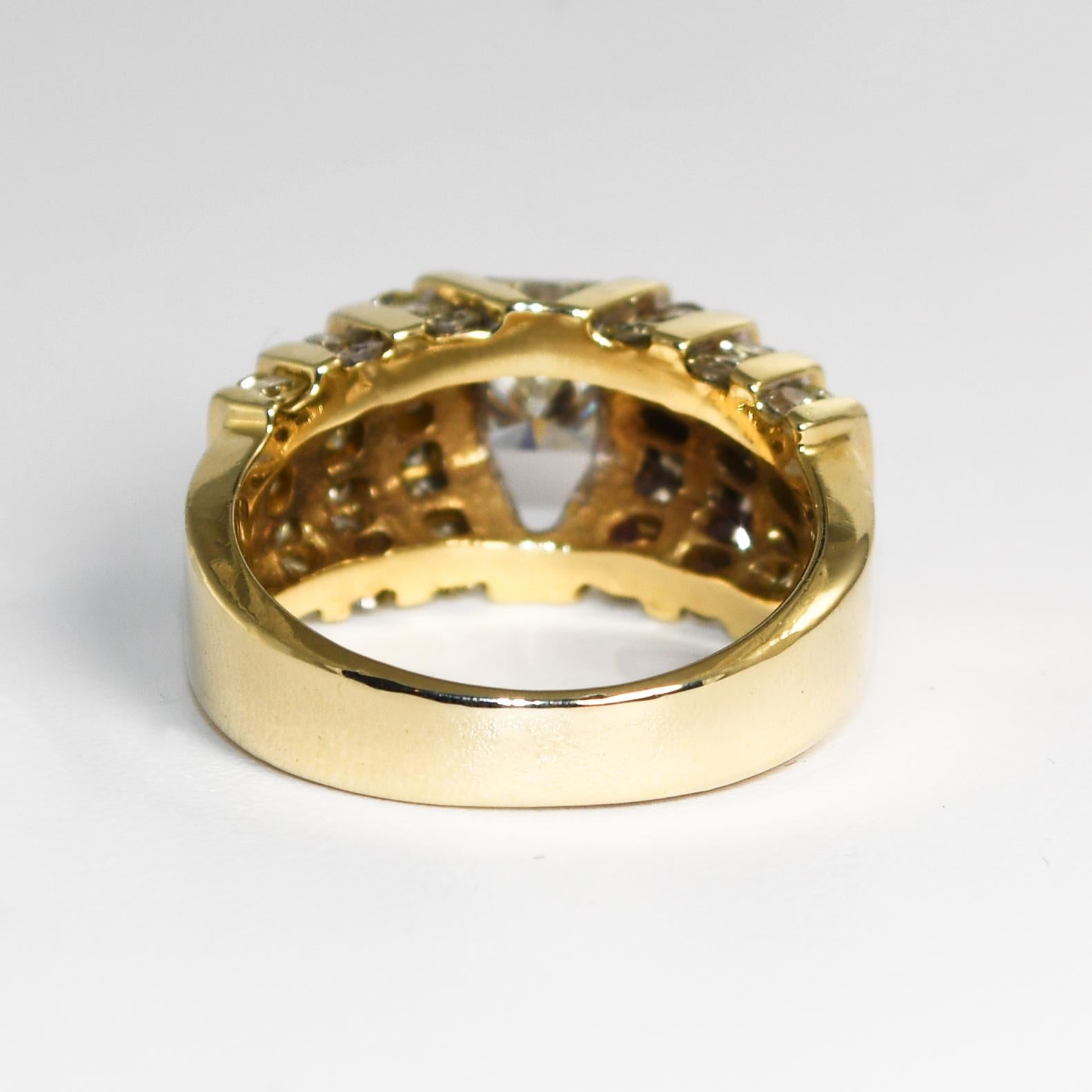 Anillo de diamantes talla radiante de oro amarillo de 14 quilates 2,00 ct en Excelente estado para la venta en Laguna Beach, CA
