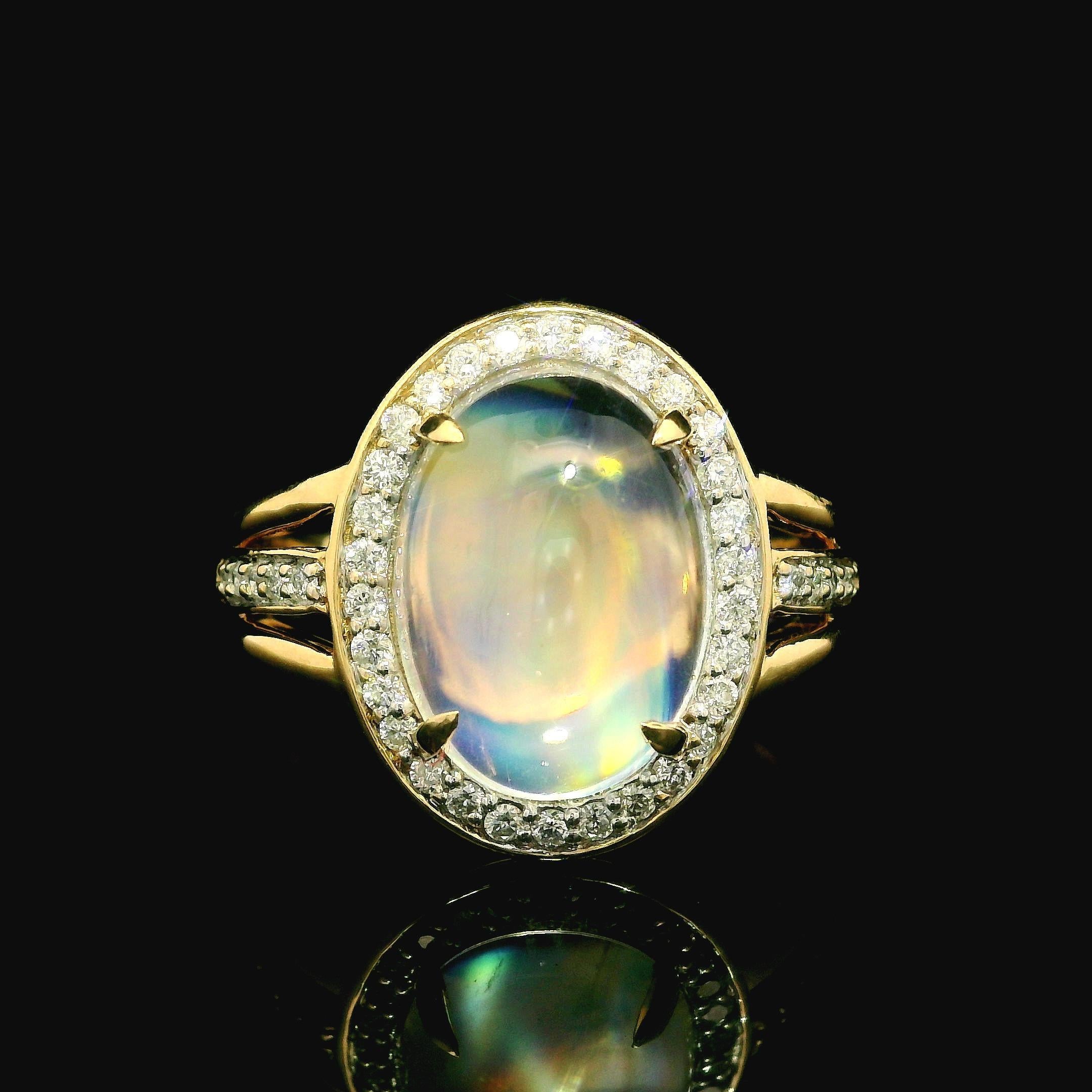 14k Yellow Gold Rainbow Moonstone & 0.30ctw Diamond Oval Large Ring 9