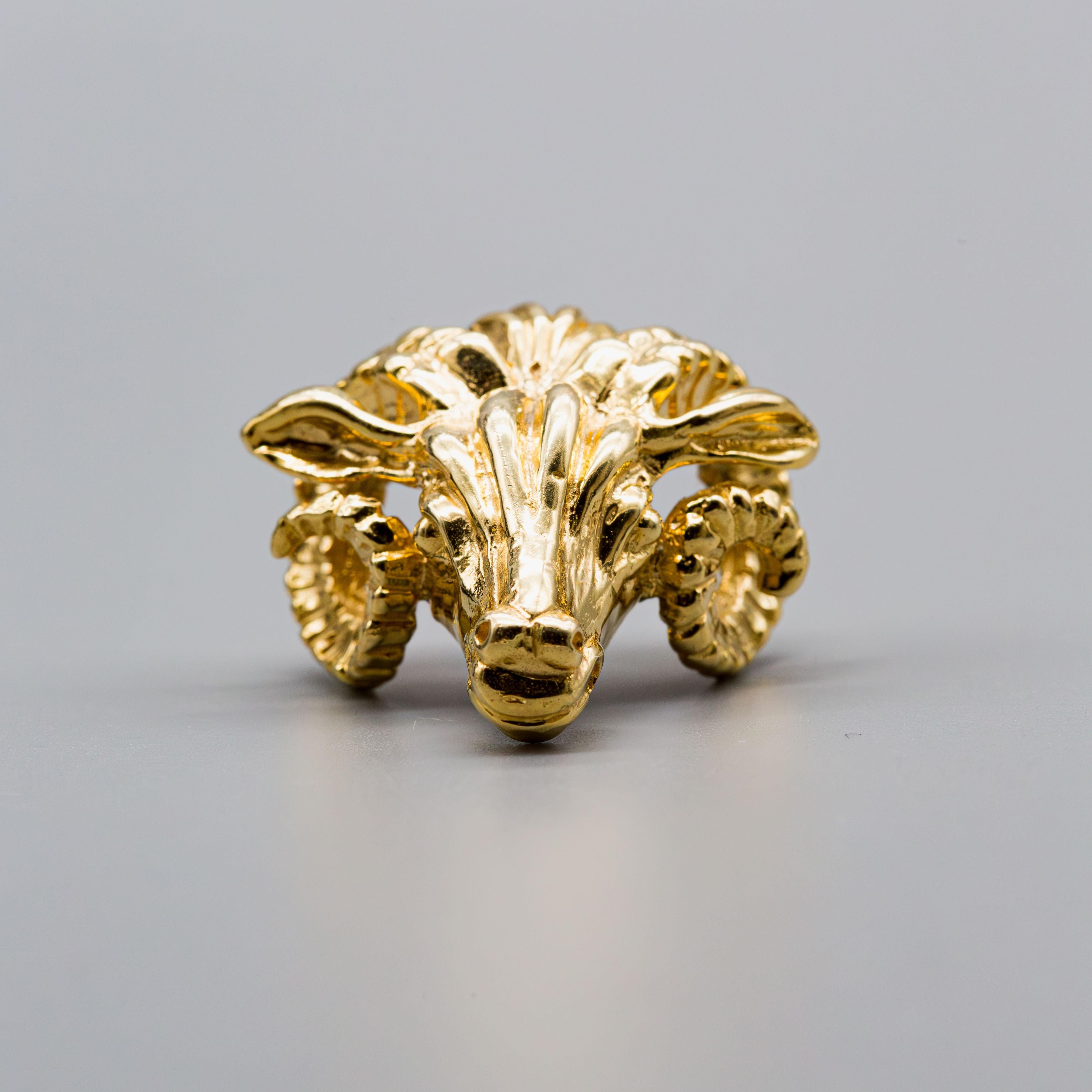 Ciondolo ariete in oro giallo 14k in vendita 3
