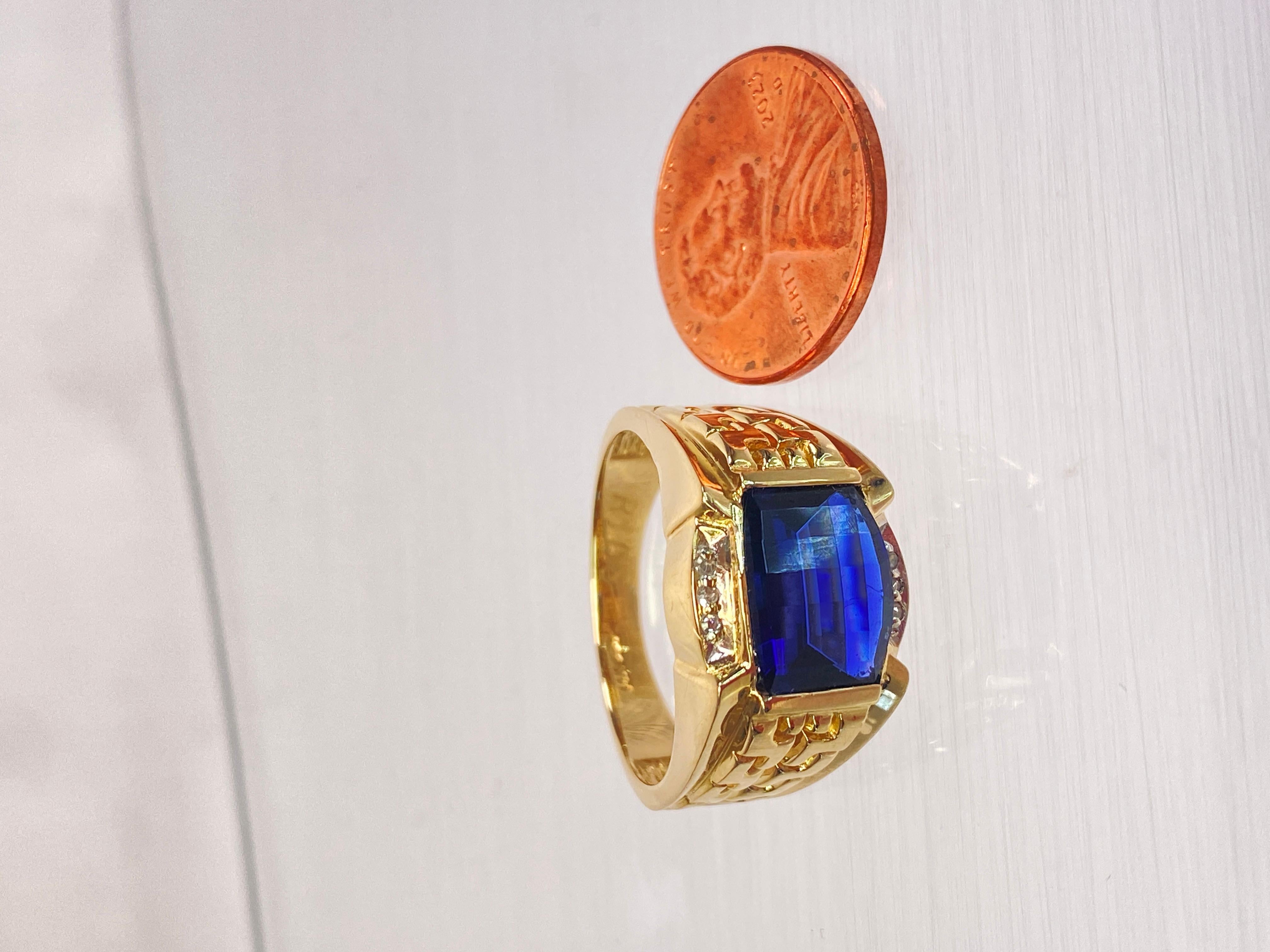 Modern 14K Yellow Gold Rectangle Cut East West London Blue Topaz & Diamond Men's Ring For Sale