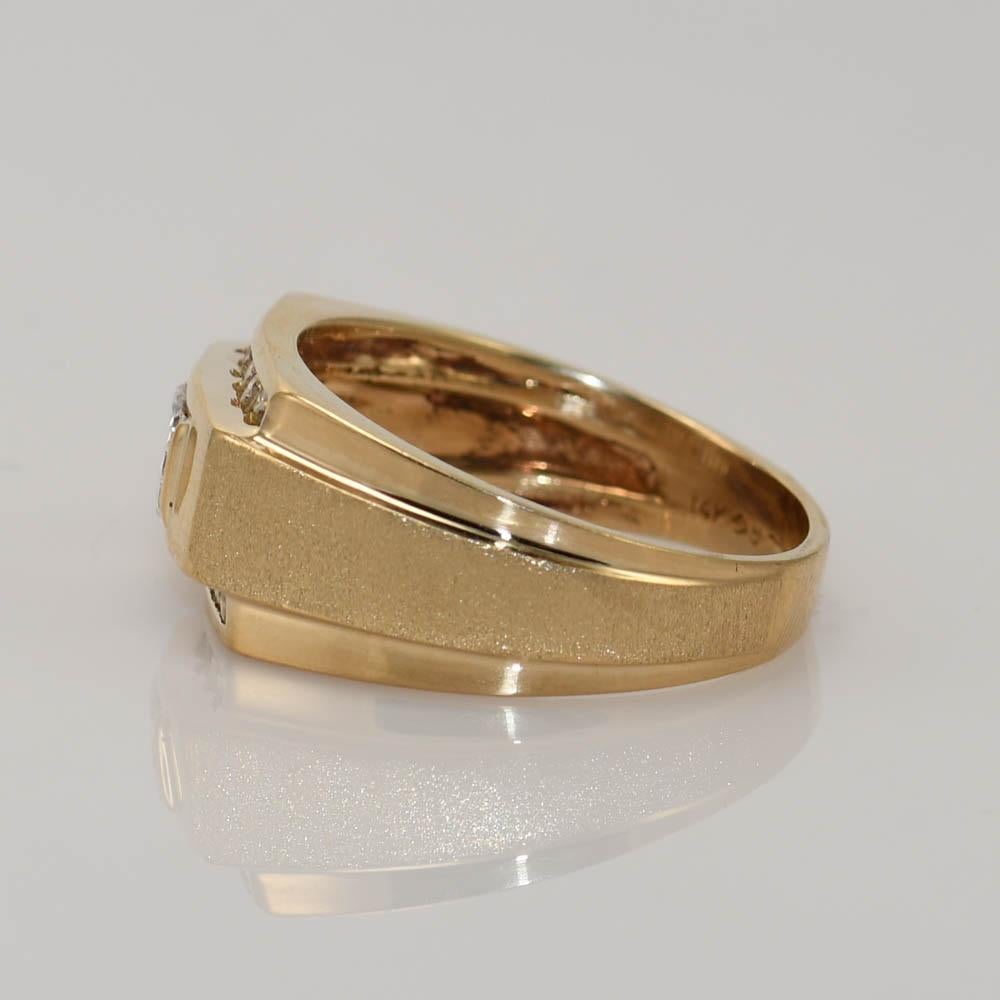 Women's or Men's 14K Yellow Gold Rectangle Diamond Ring 0.88ct For Sale