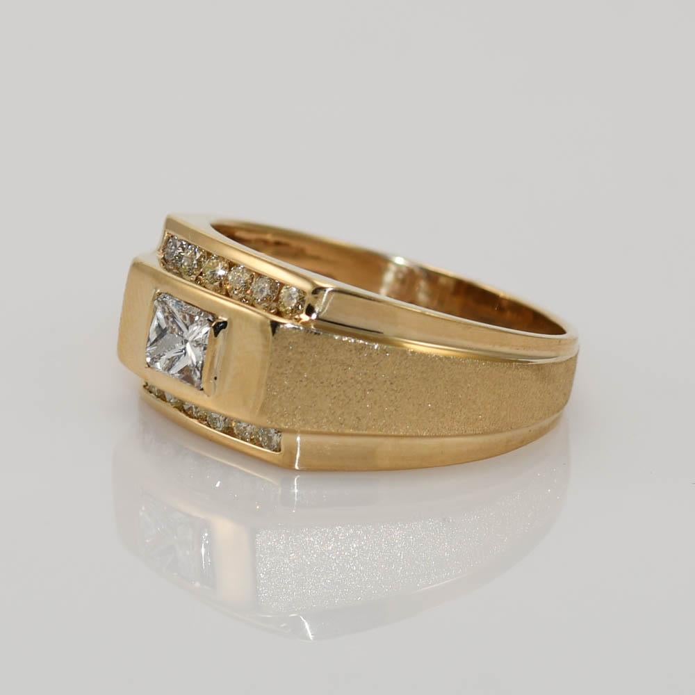14K Yellow Gold Rectangle Diamond Ring 0.88ct For Sale 1
