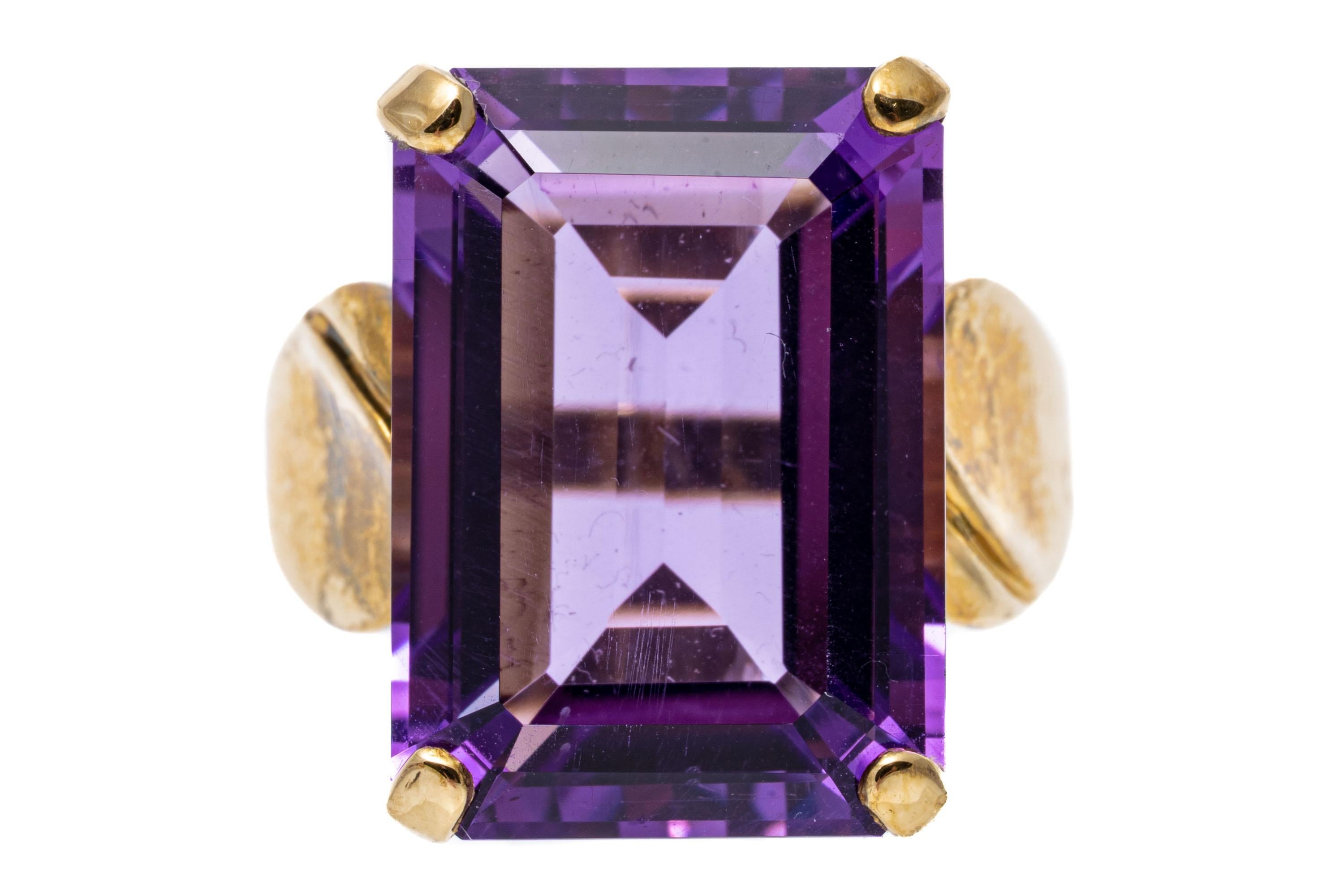 Bague rectangulaire en or jaune 14 carats avec améthyste convexe 12,07 carats sur les côtés en vente 3