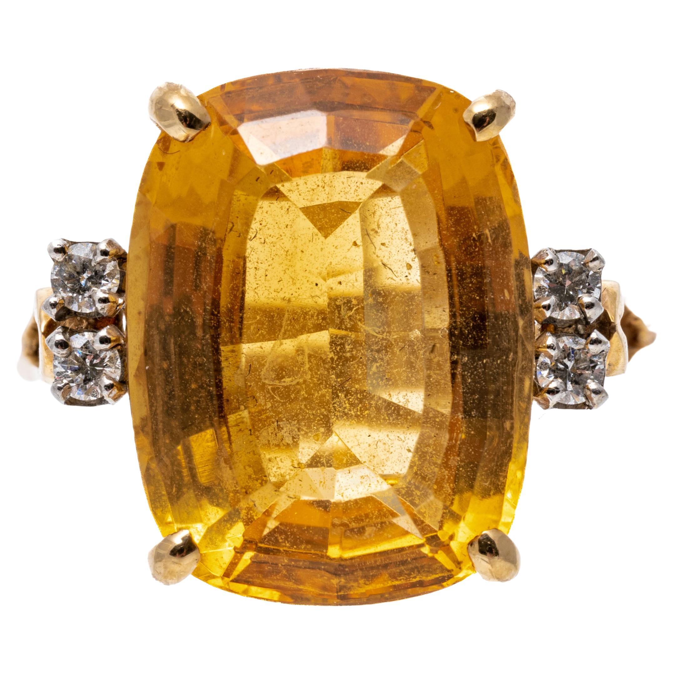 Bague rectangulaire en or jaune 14 carats avec citrine coussin et diamants