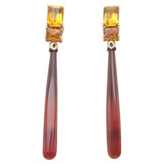 Ohrring aus 14 Karat Gelbgold mit rotem Onyx und Citrin.