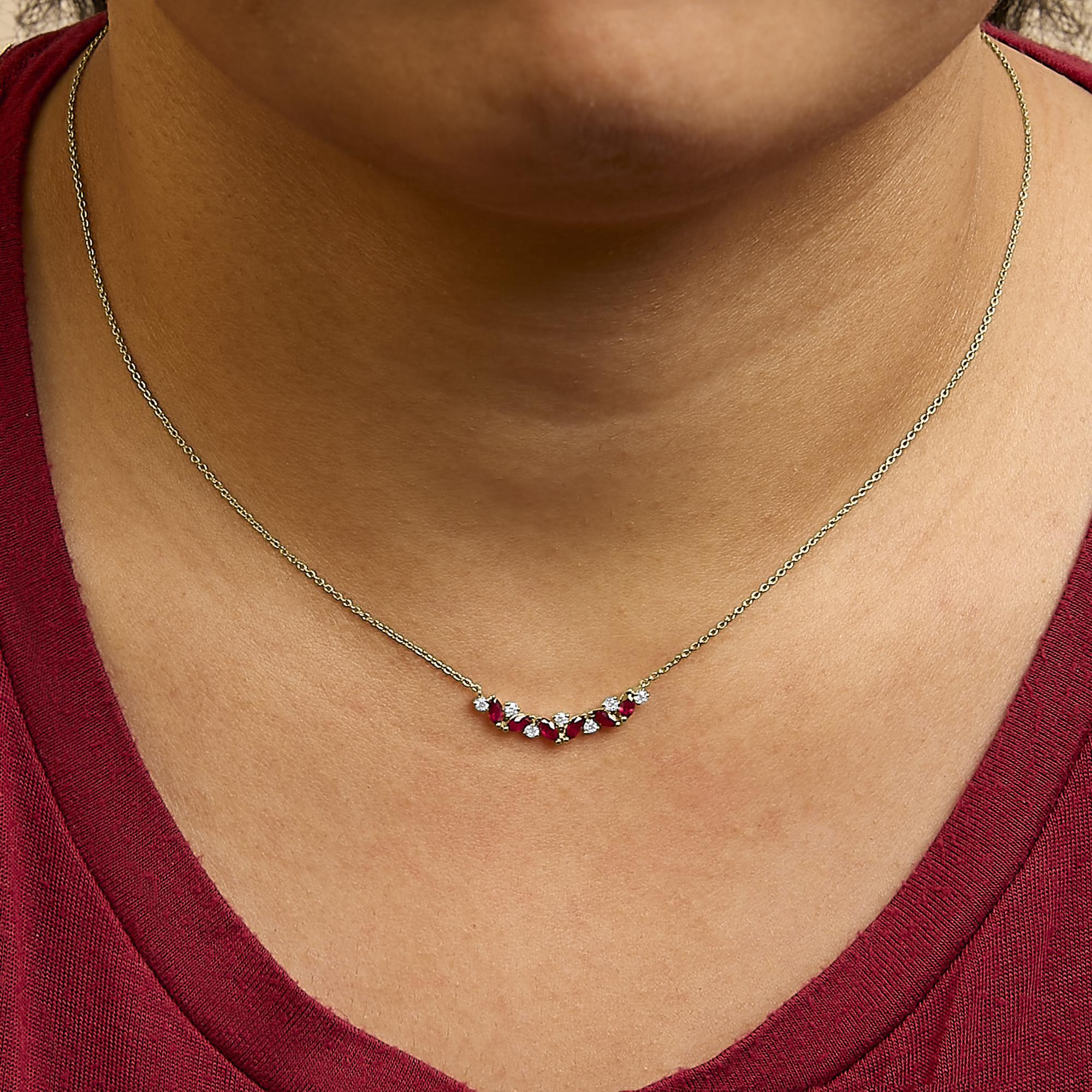 Taglio marquise Collana a Bar Line in oro giallo 14K con rubino rosso e diamante in vendita