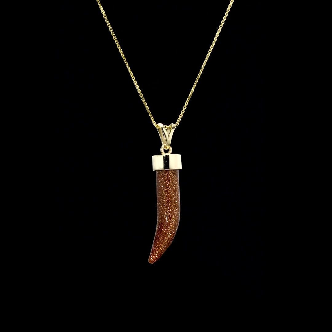 14K Yellow Gold Red Stone Spike Horn Pendant In New Condition For Sale In New York, NY