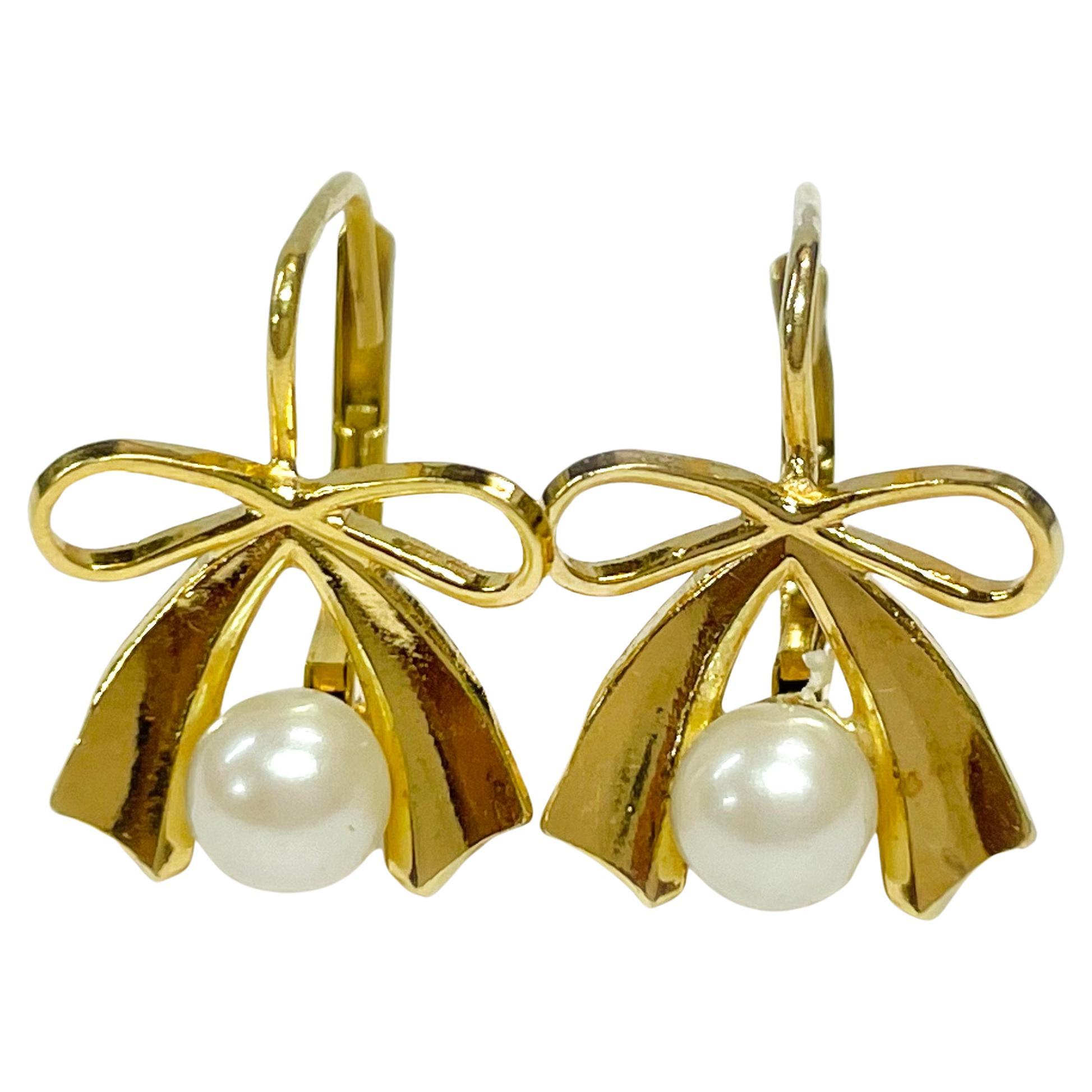14K Yellow Gold Retro Bow Pearl Lever-Back Earrings, Germany, 4.2mm For Sale
