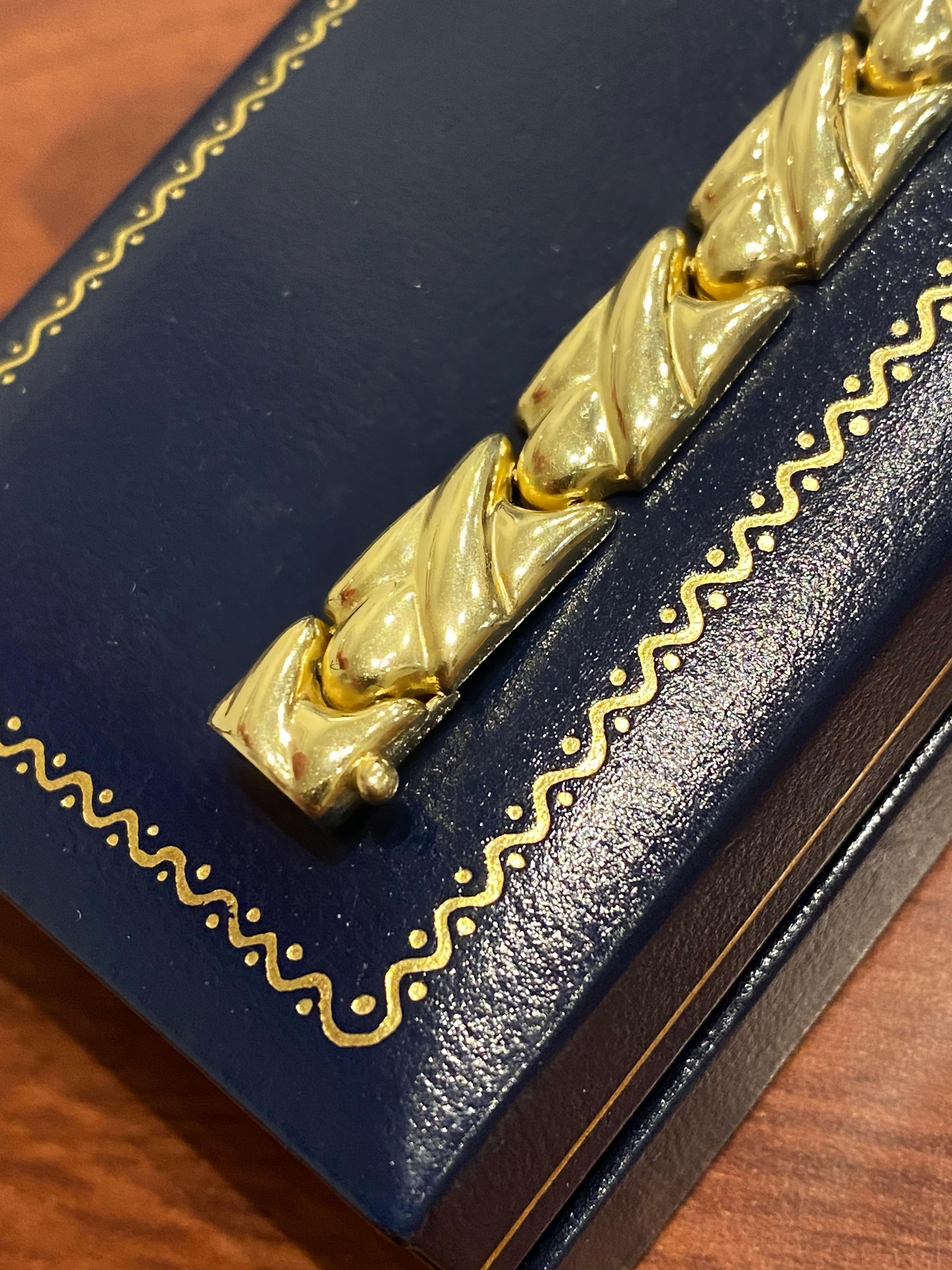 Bracciale italiano a maglie retrò in oro giallo 14K, 19 cm. Finitura satinata e brillante. in vendita 4