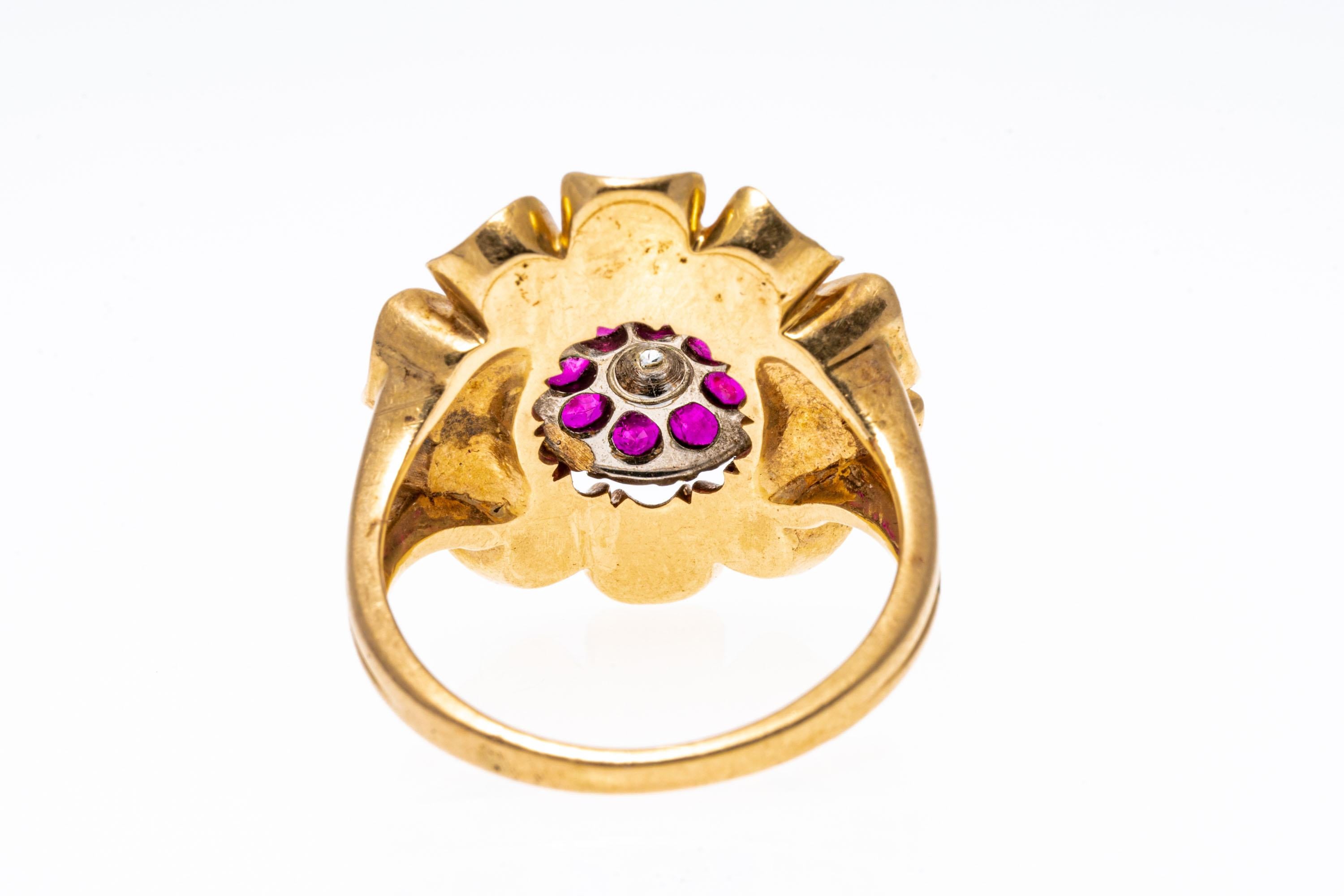 14k Yellow Gold Retro Ruby and Diamond Flower Motif Ring In Good Condition For Sale In Southport, CT