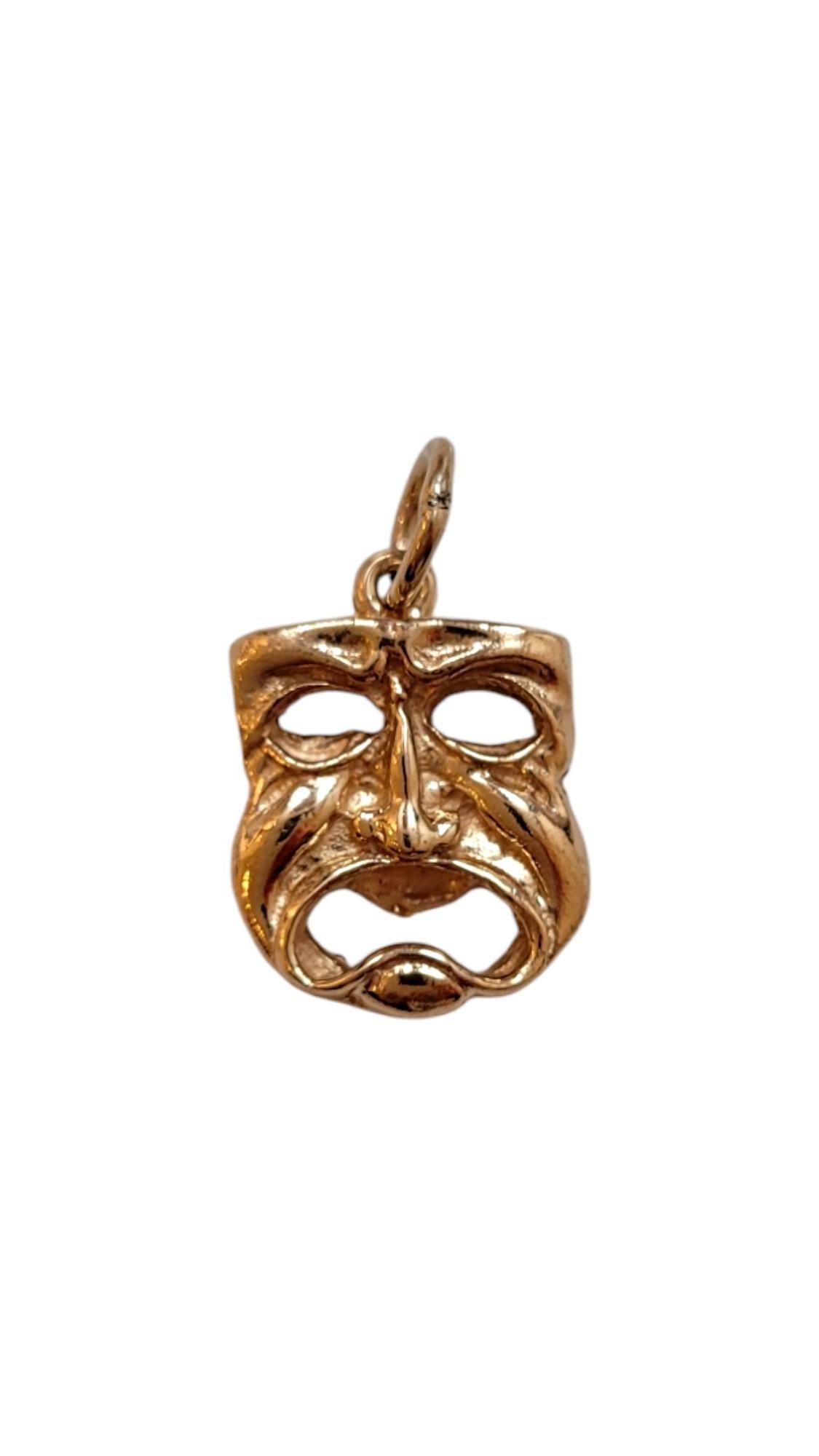Charm in oro giallo 14K reversibile Commedia e Tragedia #20542 In condizioni buone in vendita a Washington Depot, CT