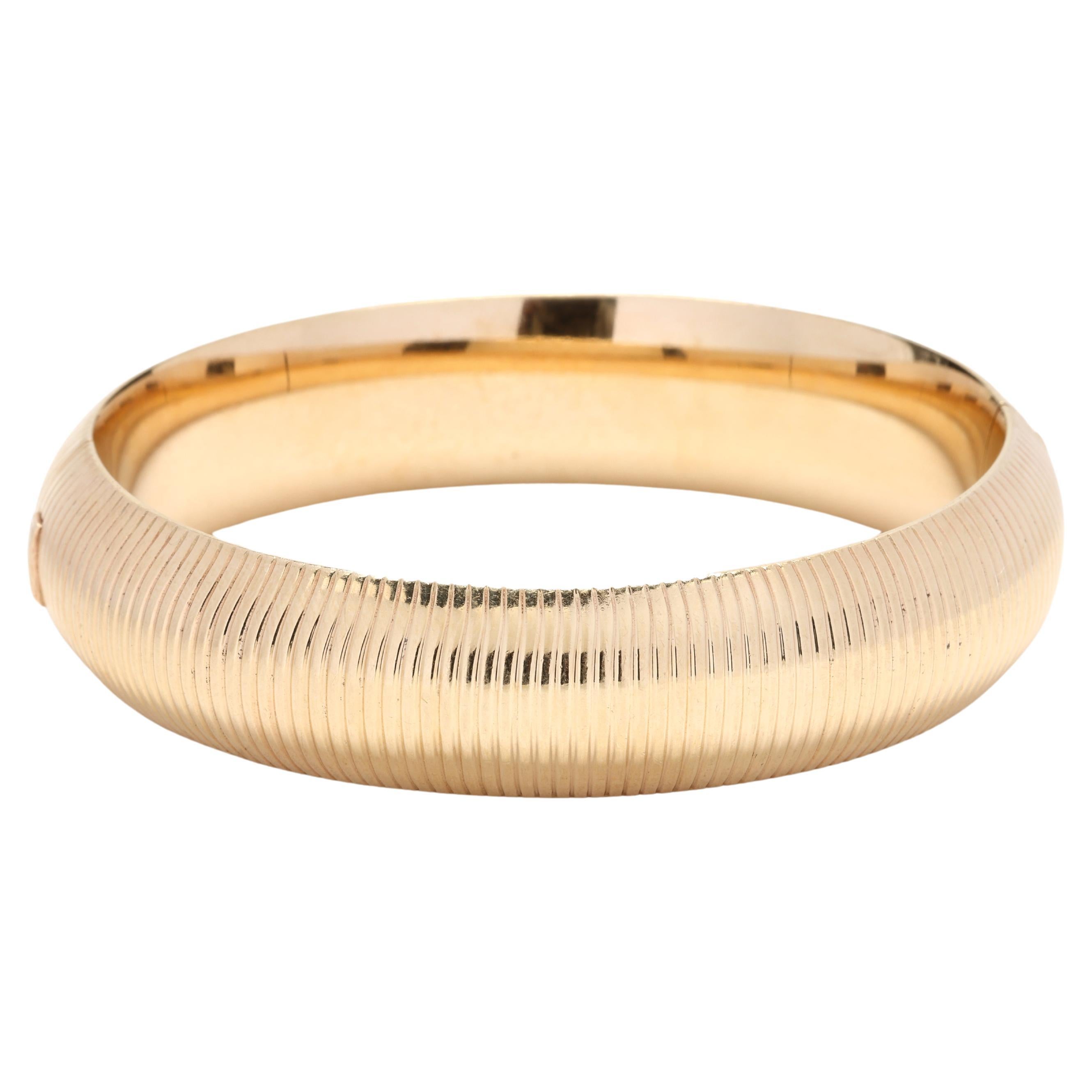 14k Yellow Gold Ribbed Bangle, Length 6.75 Inches, Thick Bangle Bracelet For Sale