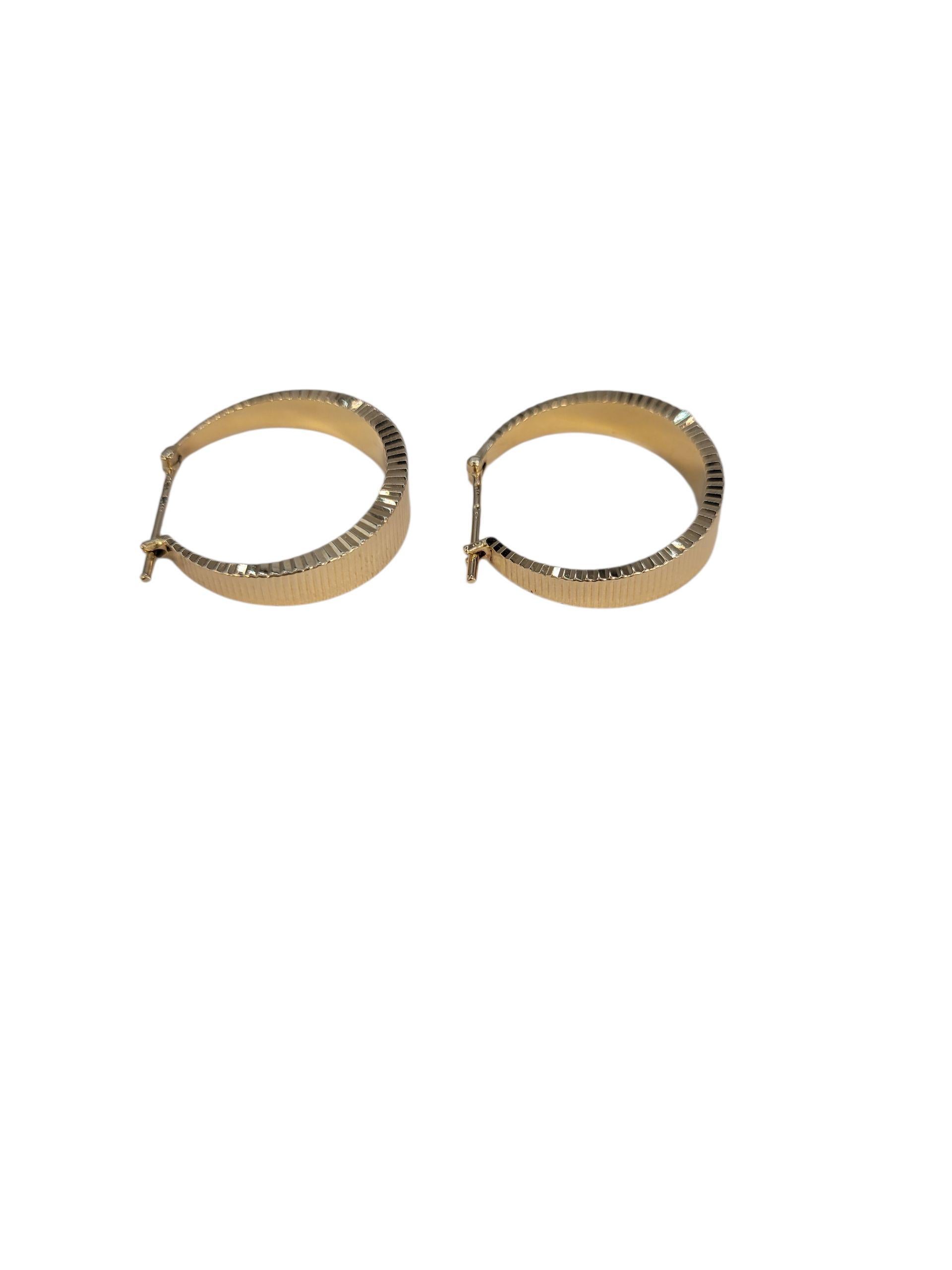 Donna Orecchini a cerchio con design a coste in oro giallo 14k #23199 in vendita
