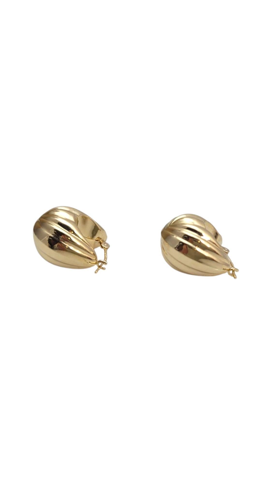 Women's 14K Yellow Gold Ribbed Hoop Earrings #21656 For Sale