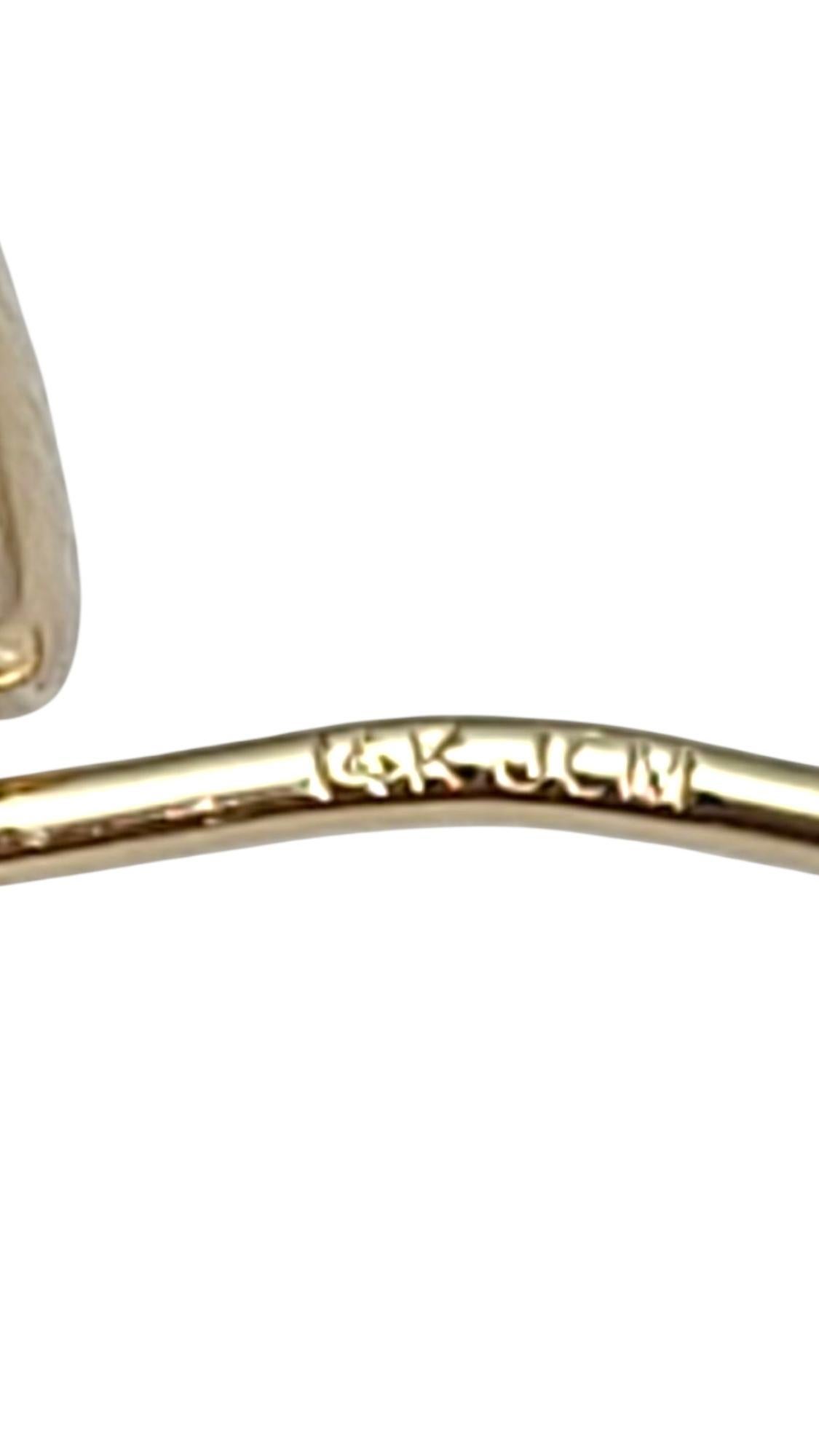14K Yellow Gold Ribbed Hoop Earrings #21656 For Sale 3