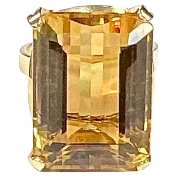 Bague en or jaune 14 carats avec citrine taille émeraude de 15 carats Pour femmes en vente