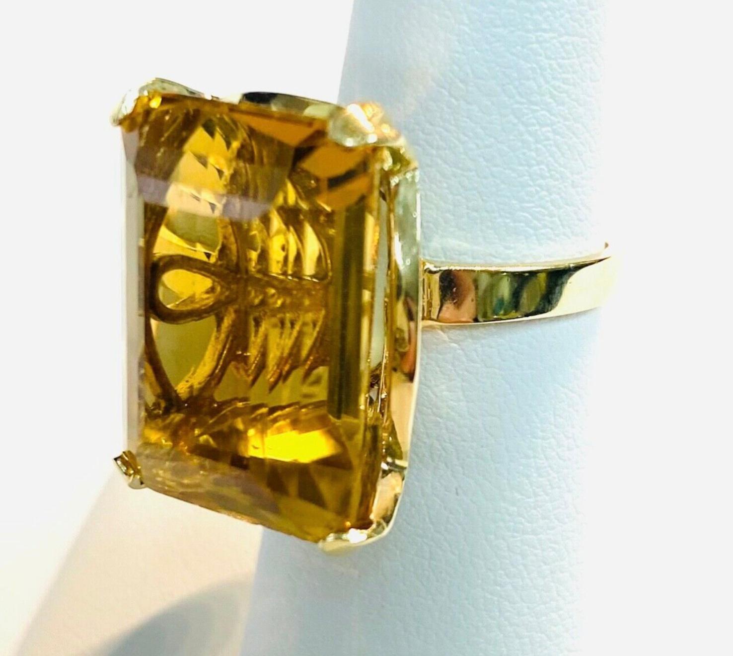Modern 14K Yellow Gold Ring 15 Carat Emerald Cut Citrine For Sale