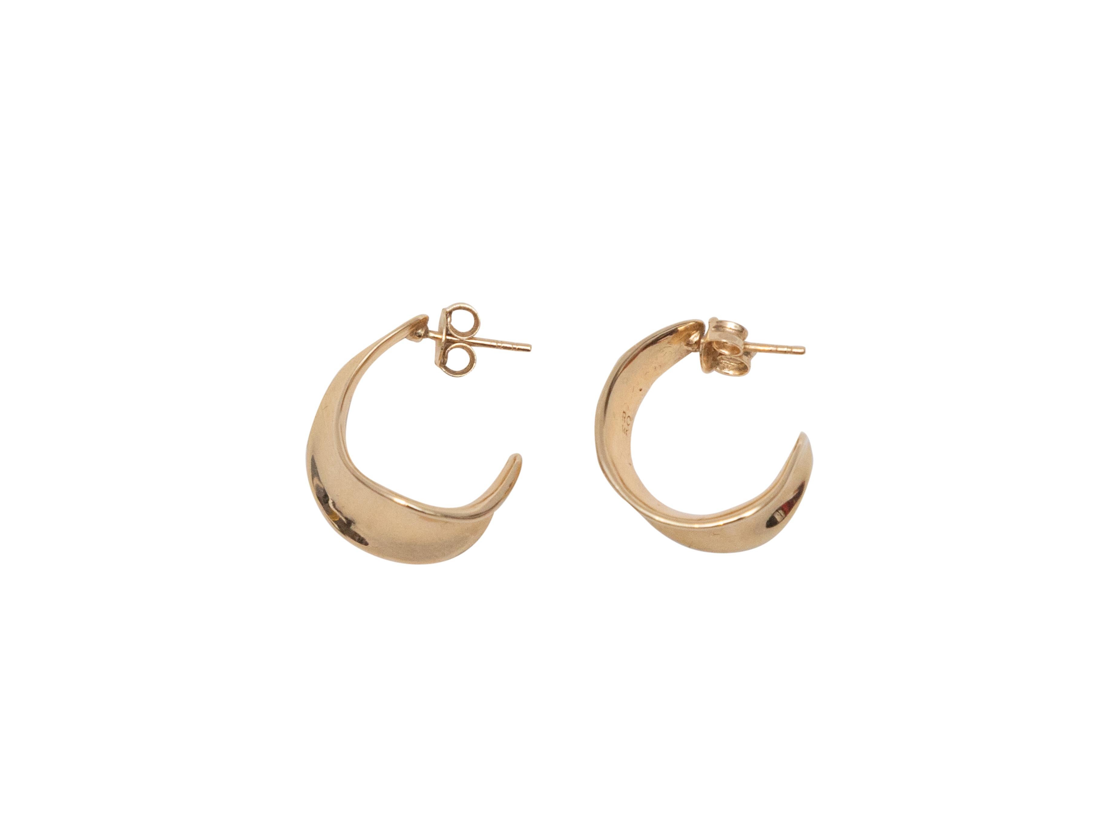 Boucles d'oreilles sculpturales en or jaune 14K Movement par Ring Concierge. Dos de papillon. Largeur de 0,5