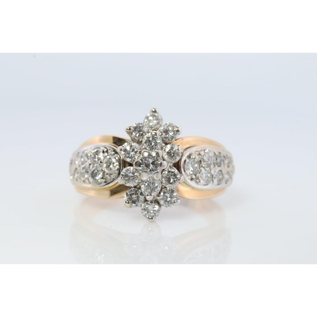 Bague en or jaune 14k. Bague grappe de diamants ronds. Diamant cascade. 1,75ctw en vente 6