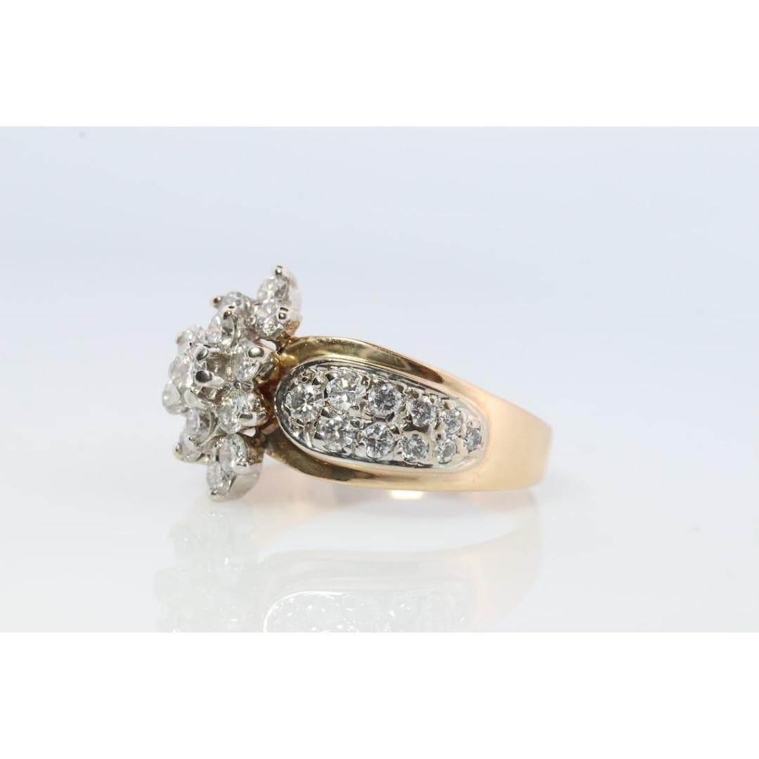 Bague en or jaune 14k. Bague grappe de diamants ronds. Diamant cascade. 1,75ctw en vente 5