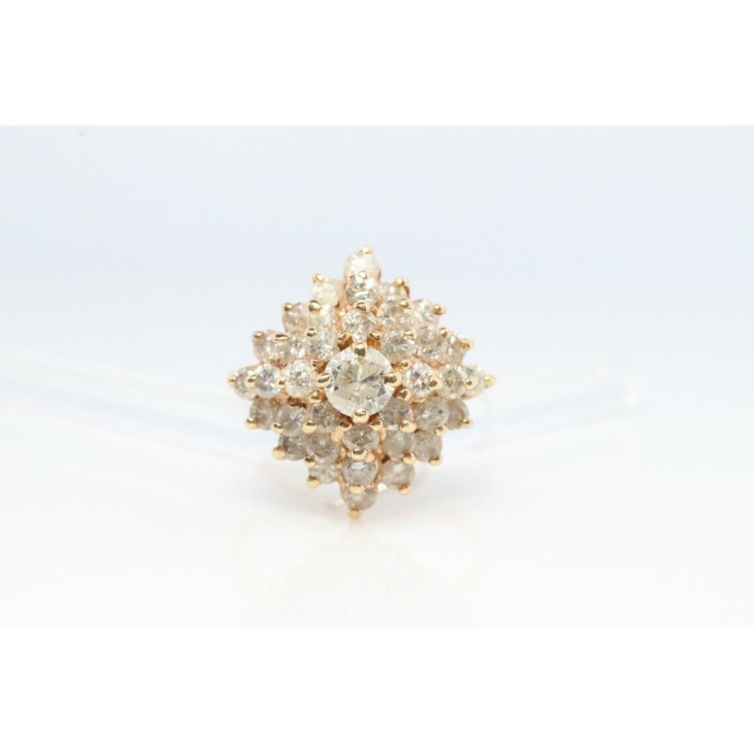 Bague en or jaune 14k. Bague grappe de diamants ronds. Diamant en cascade. en vente 7
