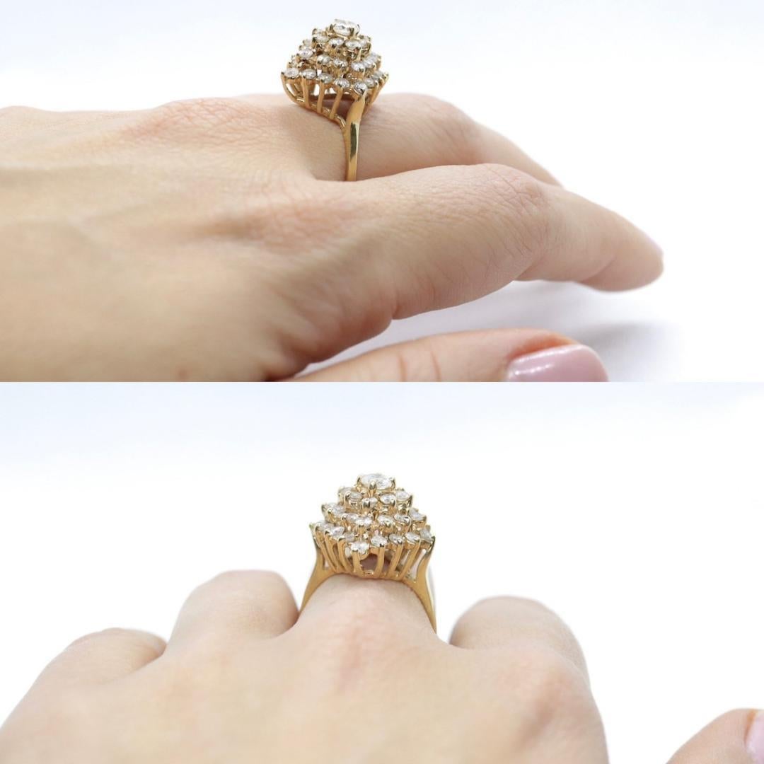 Bague en or jaune 14k. Bague grappe de diamants ronds. Diamant en cascade. Bon état - En vente à Port Charlotte, FL