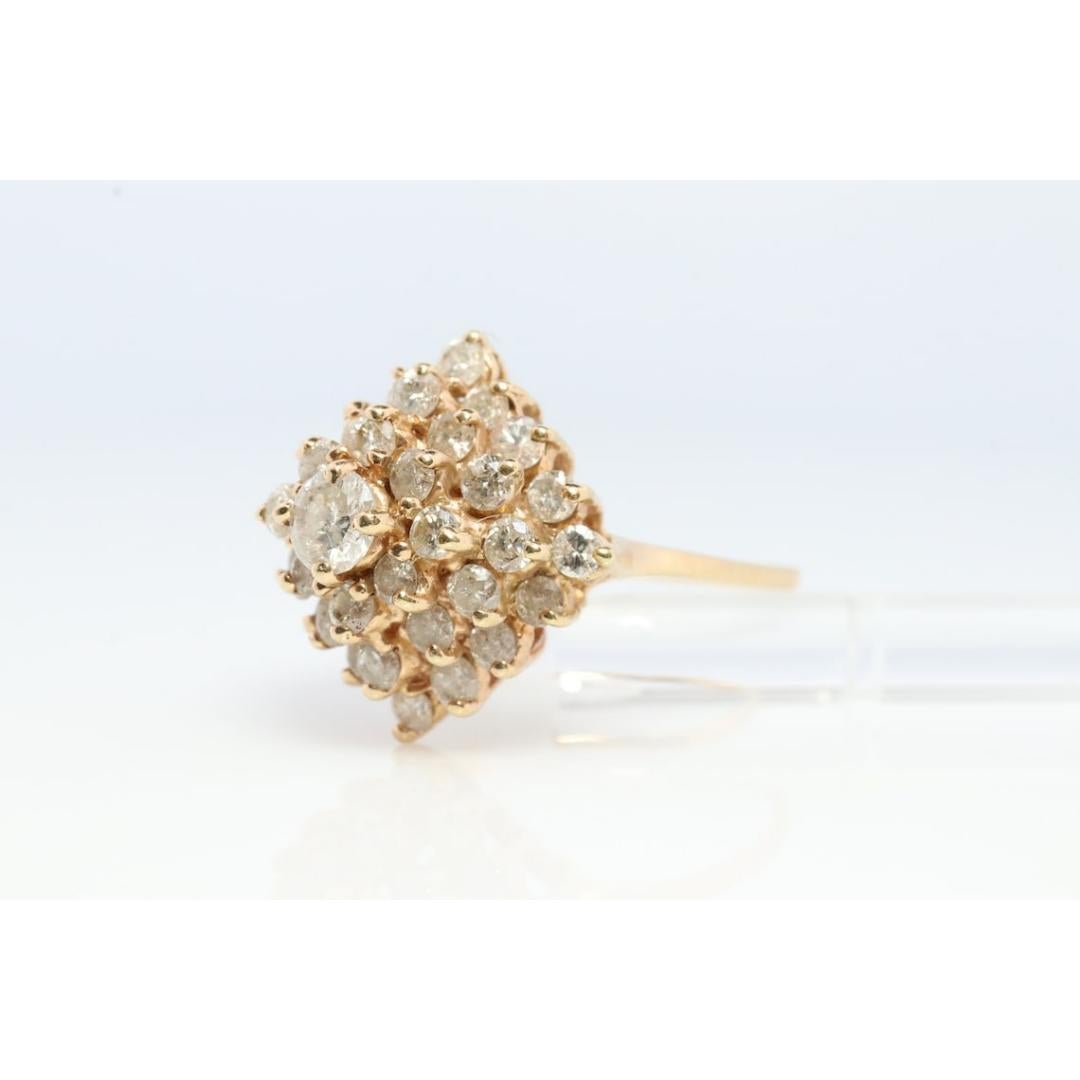 Bague en or jaune 14k. Bague grappe de diamants ronds. Diamant en cascade. en vente 1