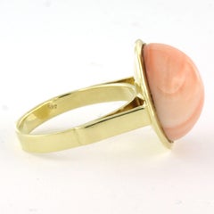 14k yellow gold ring set with a cabochon-cut coral - ring size U.S. 8 - EU. 18.2
