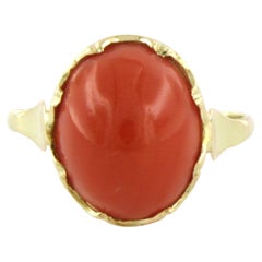 14k yellow gold ring set with coral - 3.0 grams - ring size U.S. 7 - EU. 17.25(5