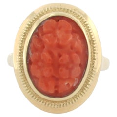 14k yellow gold ring set with coral - 4.9 grams - ring size U.S. 8 - EU. 18.25(5