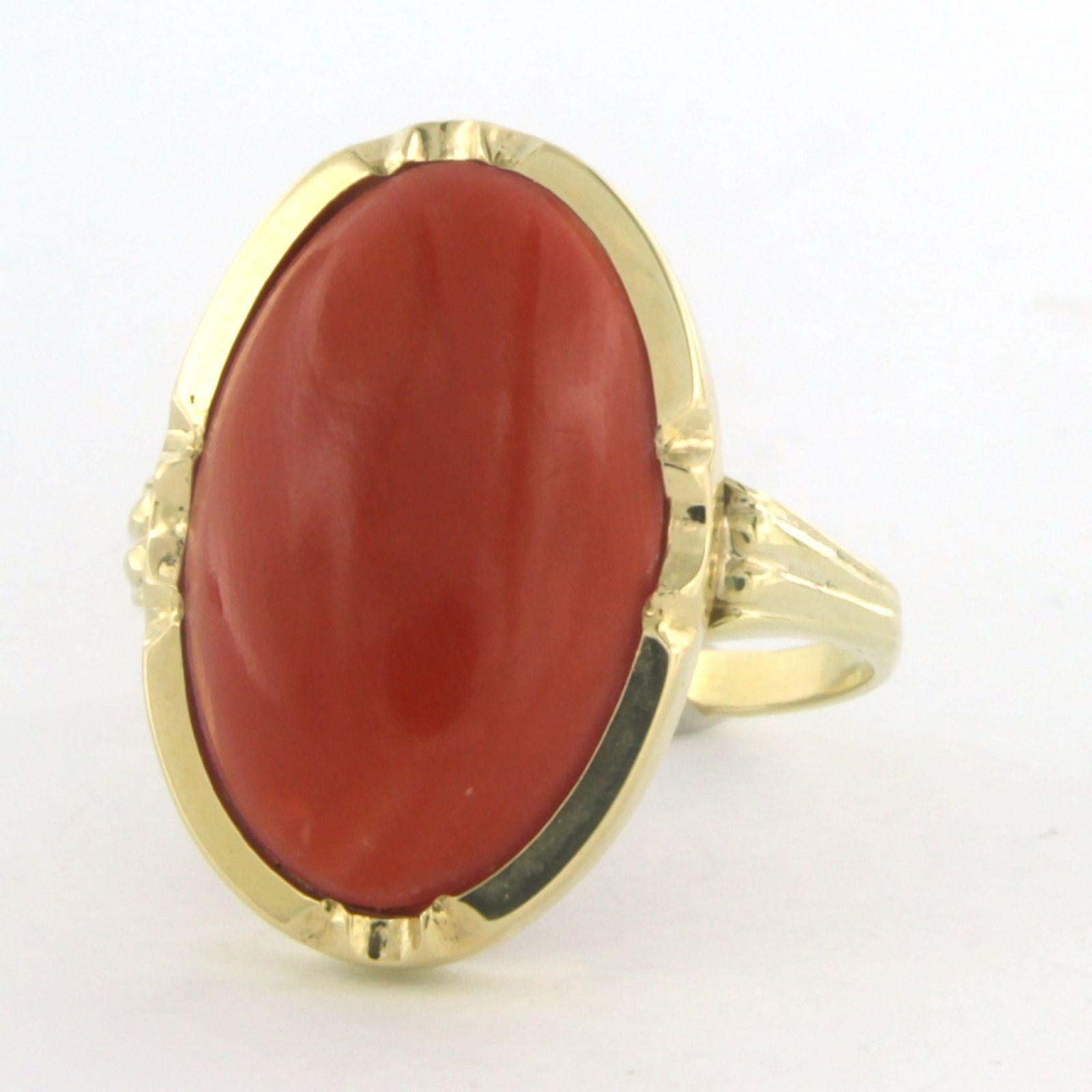 Cabochon 14k yellow gold ring set with oval cut Corallium Rubrum – 6.2 grams For Sale
