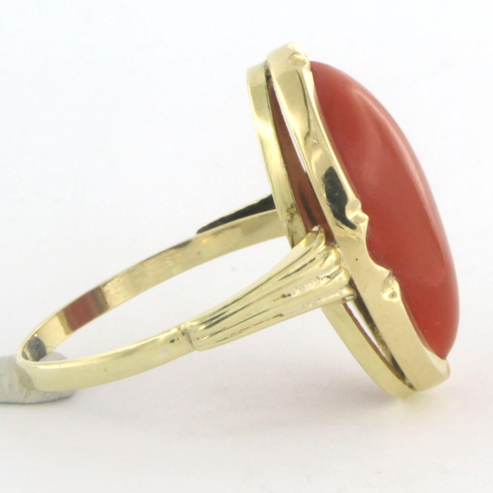 Women's 14k yellow gold ring set with oval cut Corallium Rubrum – 6.2 grams For Sale